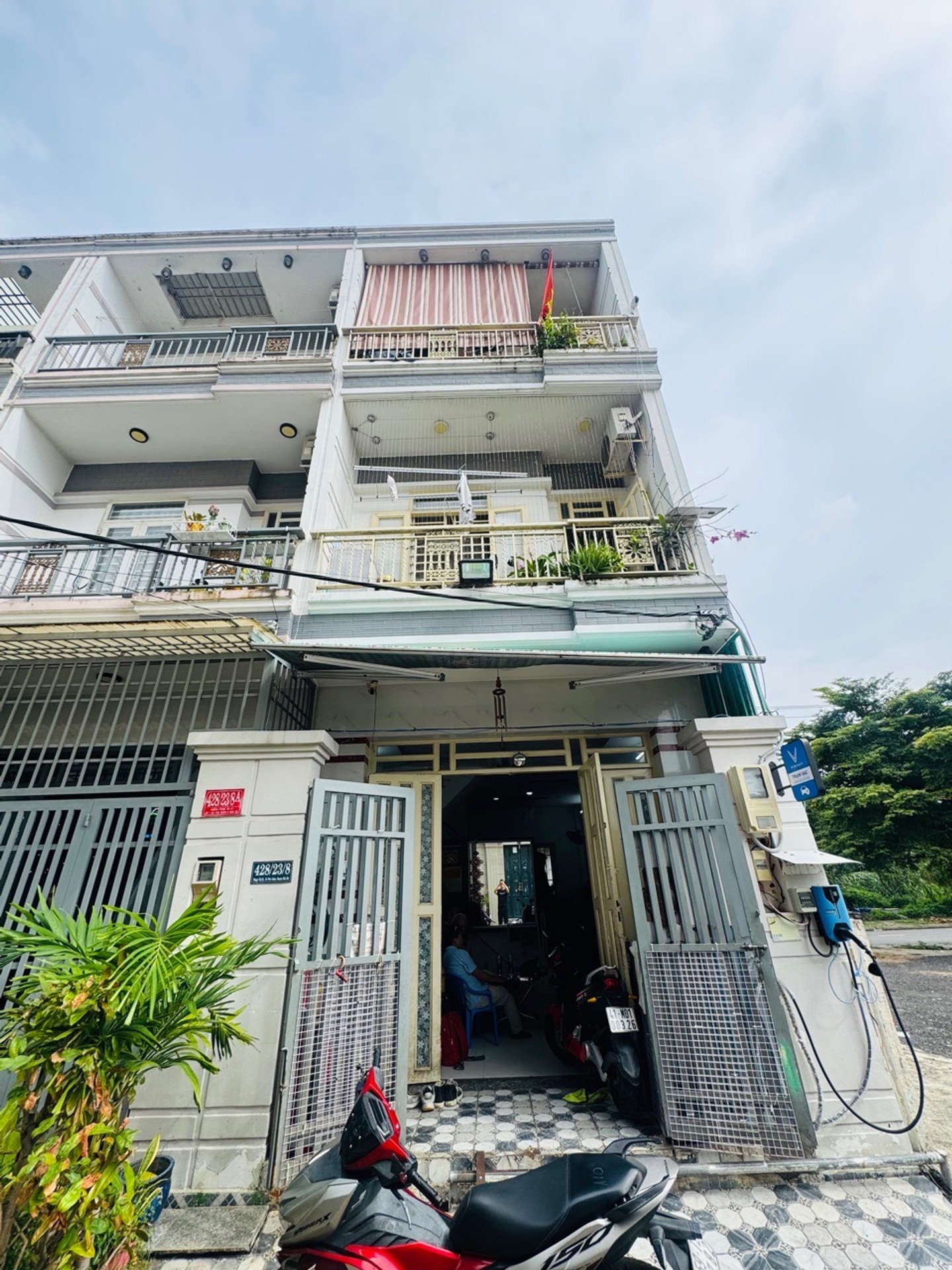 Nhà 3 Tầng Hai Mặt Tiền Hẻm Trung Tâm Nhà Bè Rộng 80m²