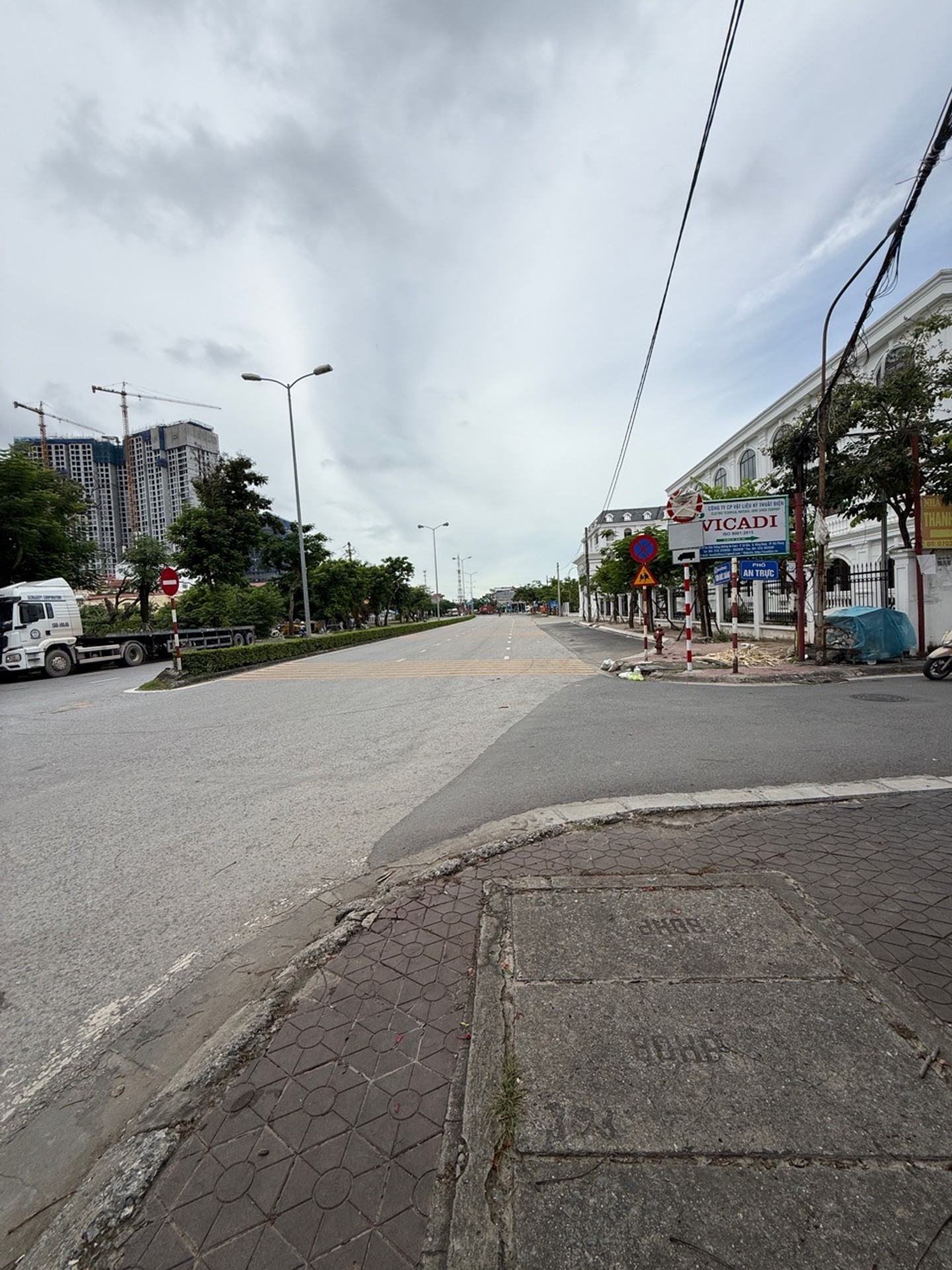 Lô đất vị trí đắc địa tại khu Hồng Bàng, mặt tiền rộng, ngõ ô tô vào tận nơi