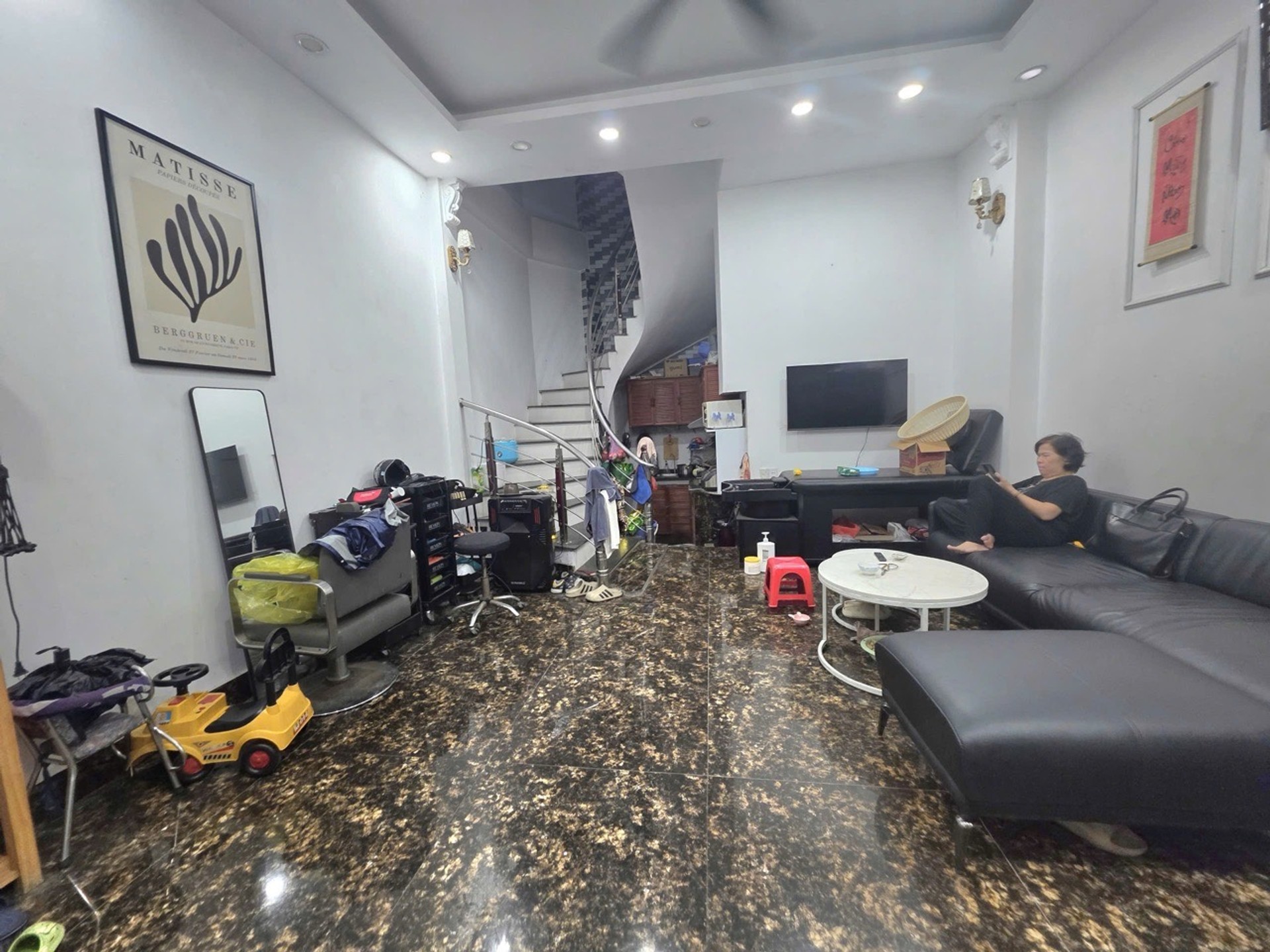 Cơ hội vàng sở hữu nhà lô góc 2 thoáng tại Hoàng Hoa Thám, thiết kế tinh tế