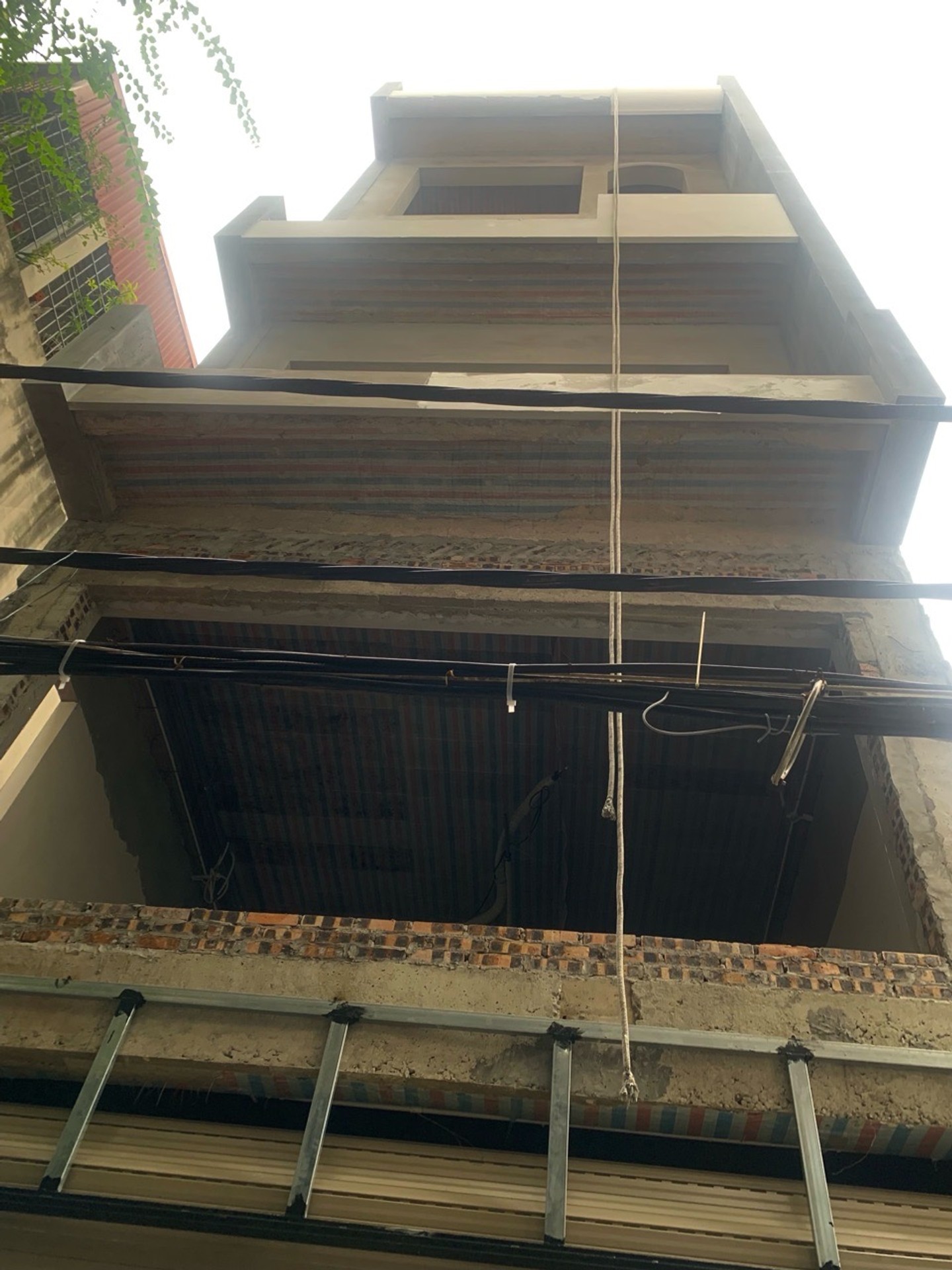 Bán nhà 7 tầng mặt tiền rộng tại khu vực Nguyễn Văn Cừ, vị trí đắc địa