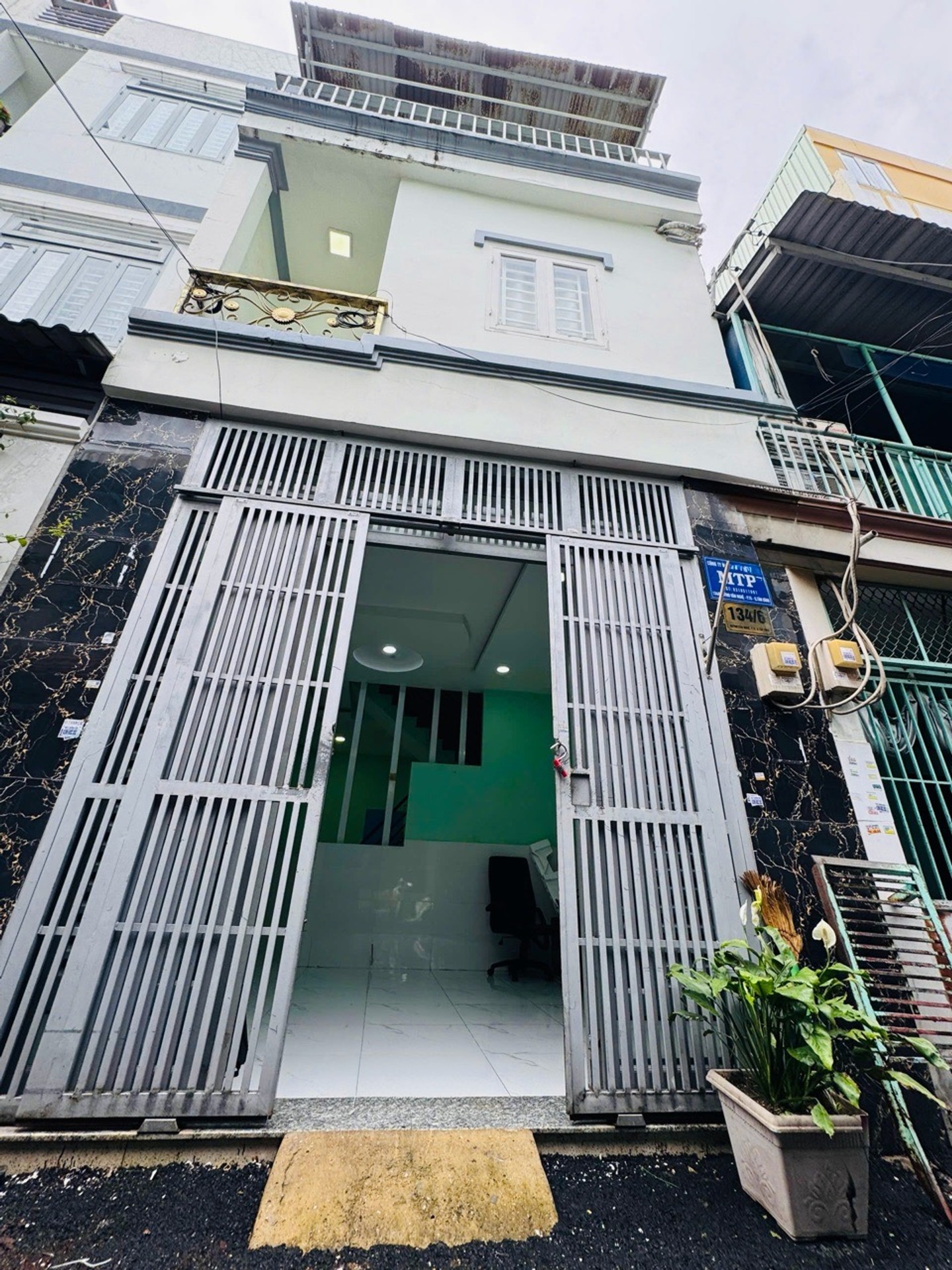 Cơ hội hiếm có sở hữu nhà 3 tầng 4 phòng ngủ tại Tân Sơn