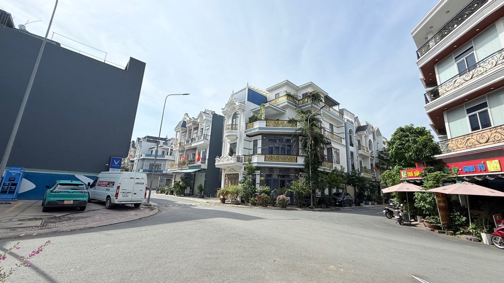 Mua Bán nhà KDC Phú Hồng Đạt, diện tích 82m2, thiết kế 3 tầng, giá 9,9 tỷ