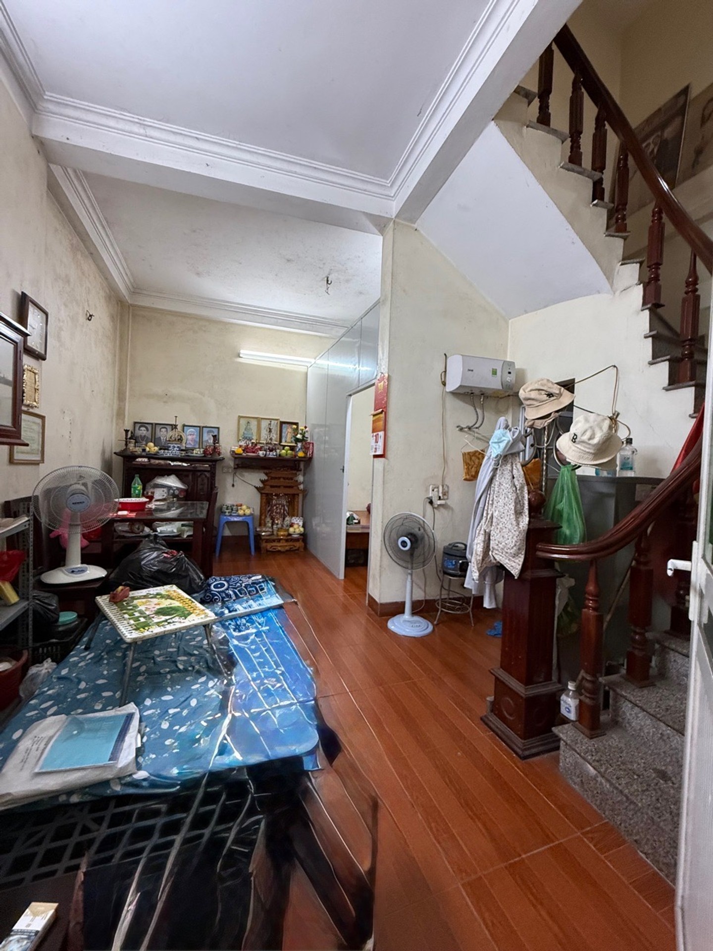 Bán nhà riêng hướng Đông Nam, 4 tầng, 2 phòng ngủ diện tích 38.5m² tại Quận gần Vinhomes Riverside