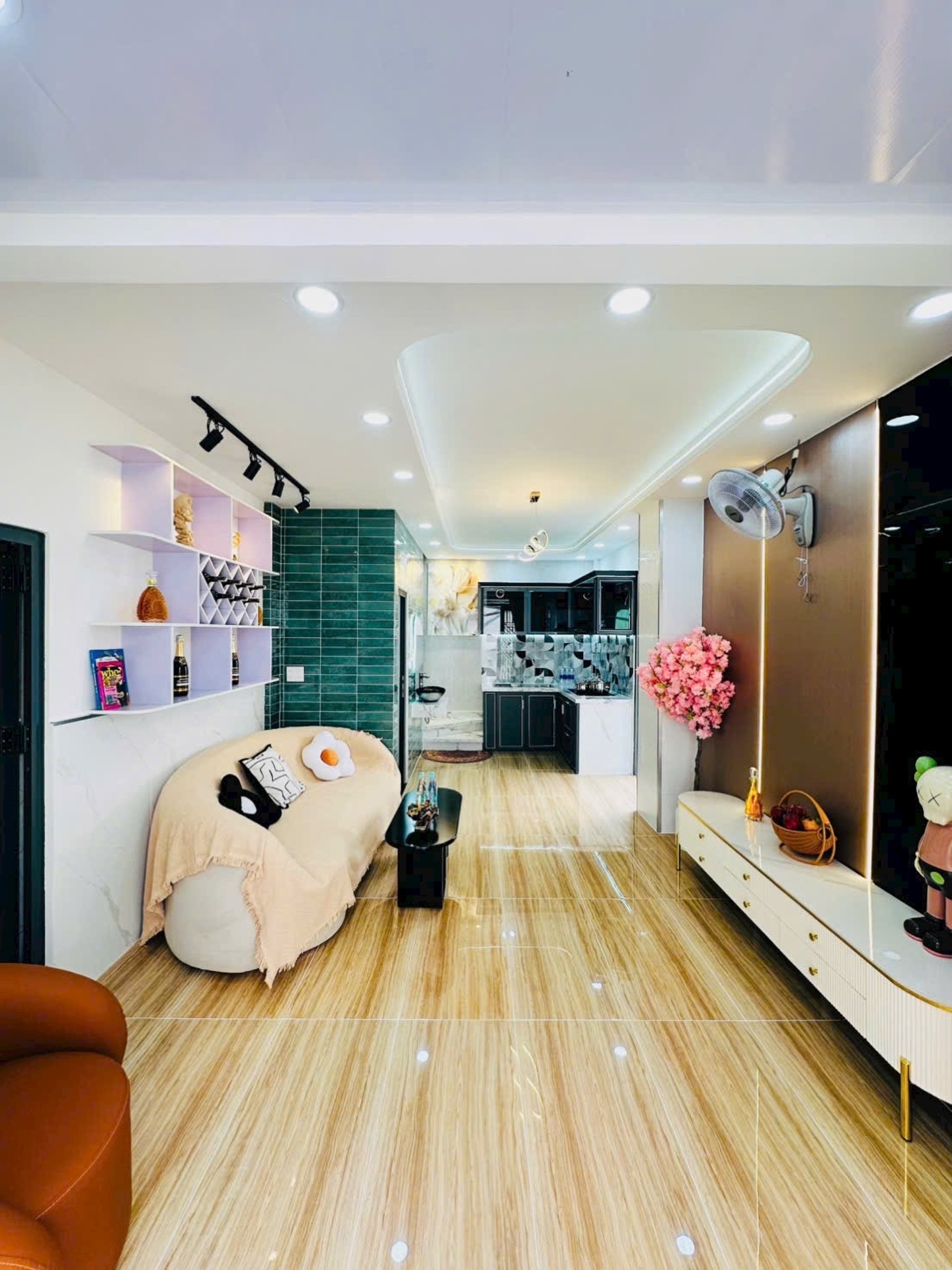 Bán nhà riêng Lê Hoàng Phái, Gò Vấp, 4 phòng ngủ, hẻm xe hơi, lô góc thoáng mát