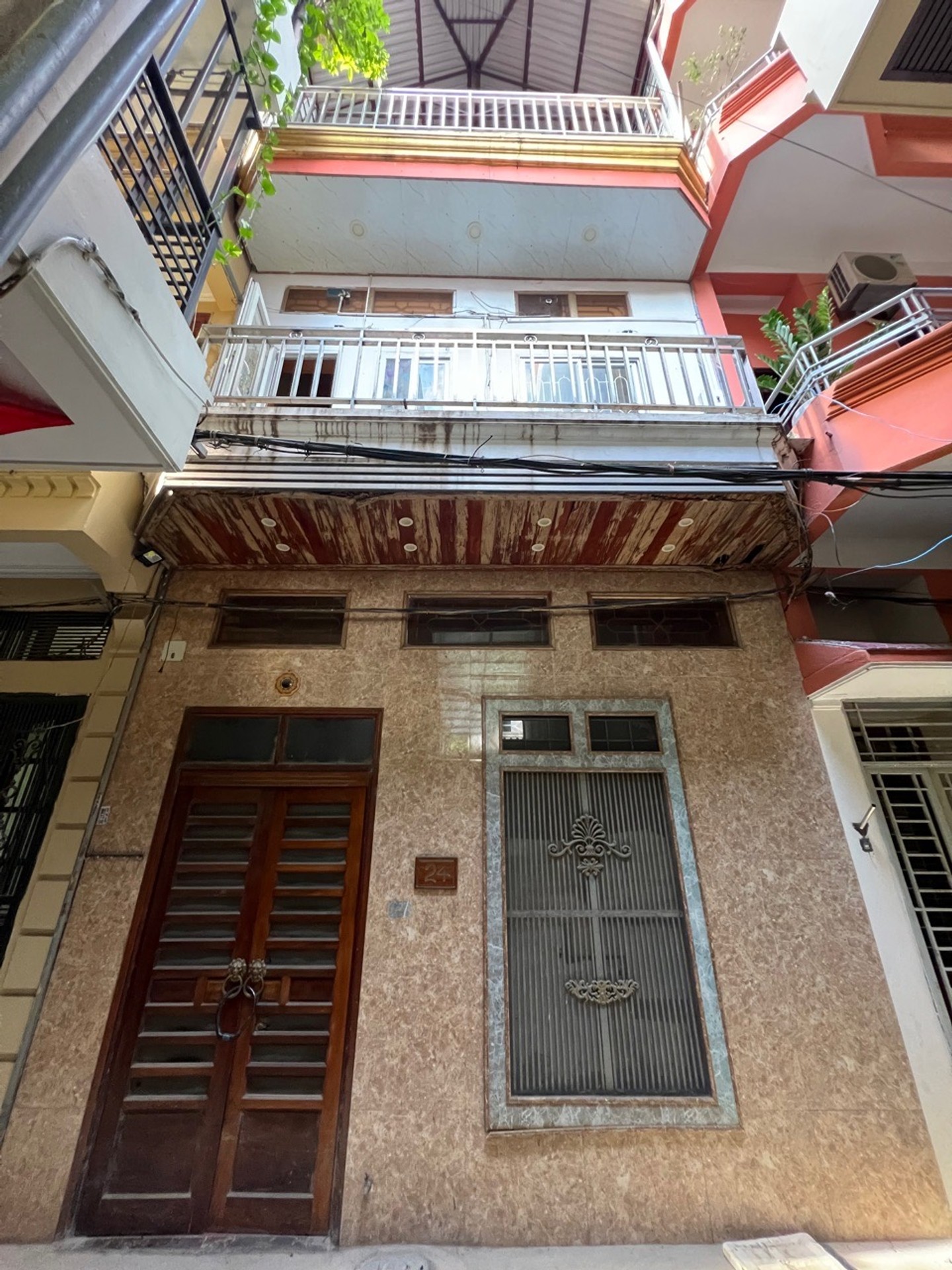 Cơ hội sở hữu nhà mặt ngõ ô tô Phú Diễn – Giá sốc chỉ 7,9 tỷ