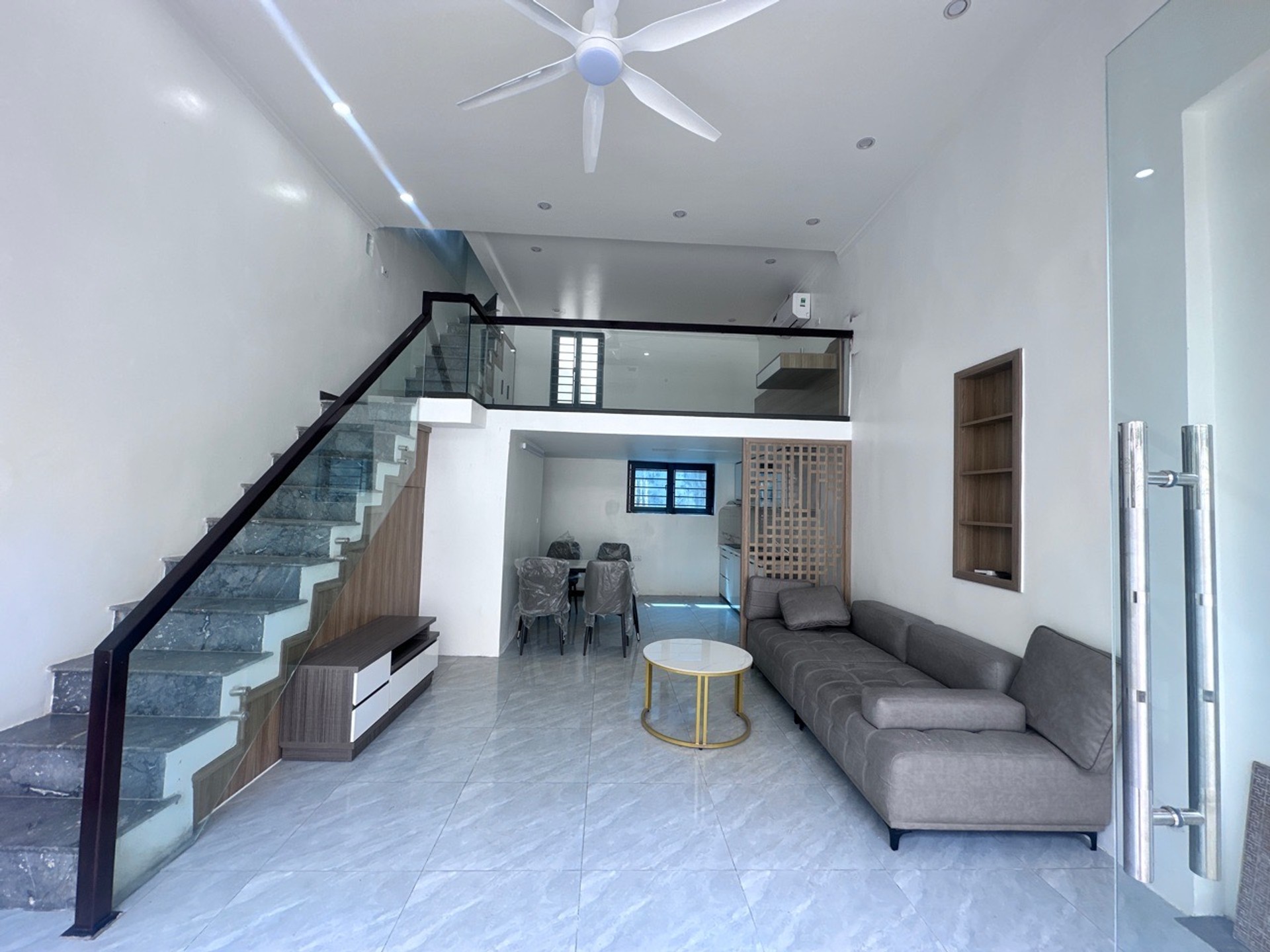 Nhà 2 tầng full nội thất mặt đường ô tô - cực hiếm, giá hấp dẫn