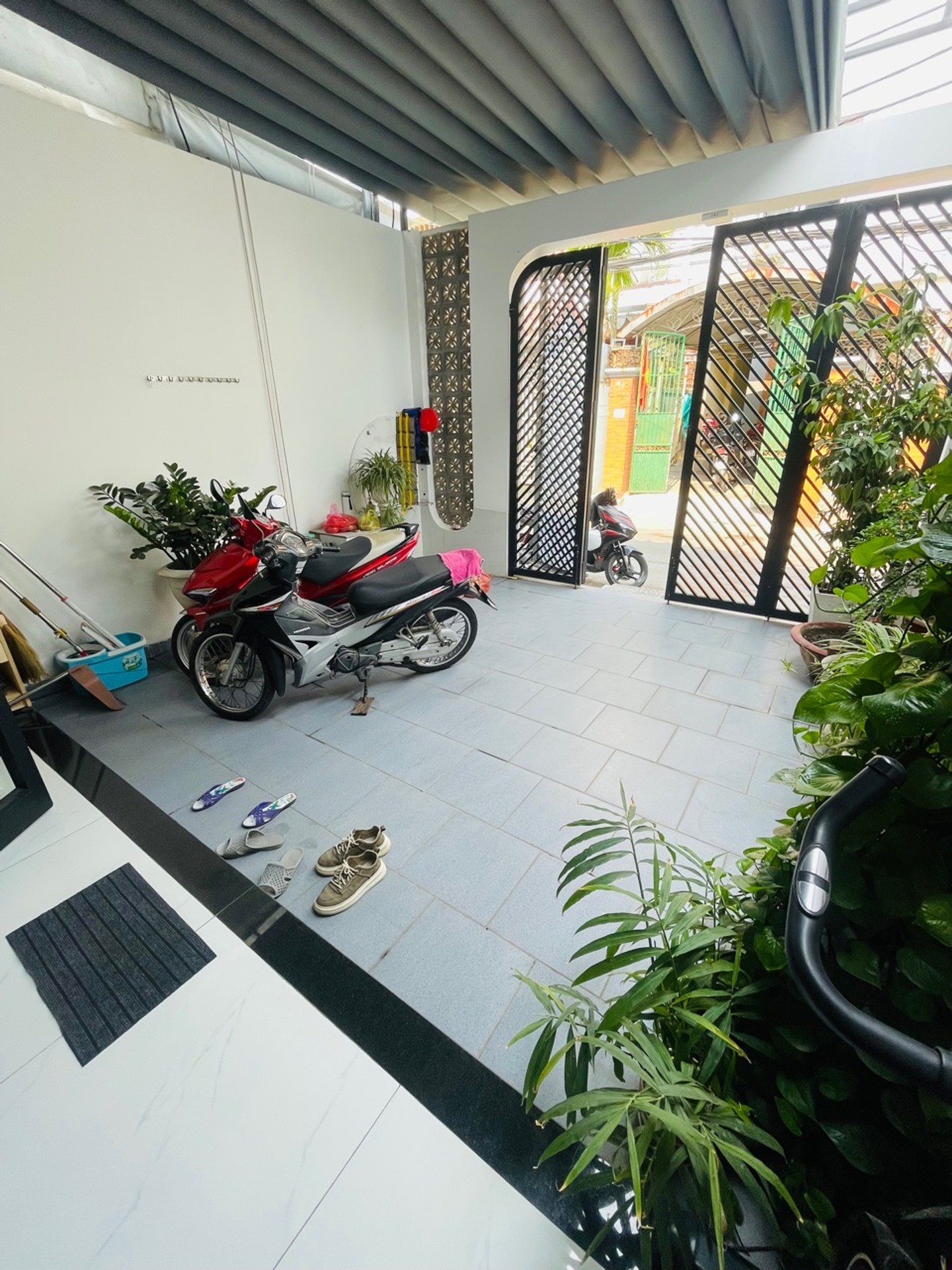 Nhà 3 tầng 4 phòng ngủ gần biển ở Phó Đức Chính