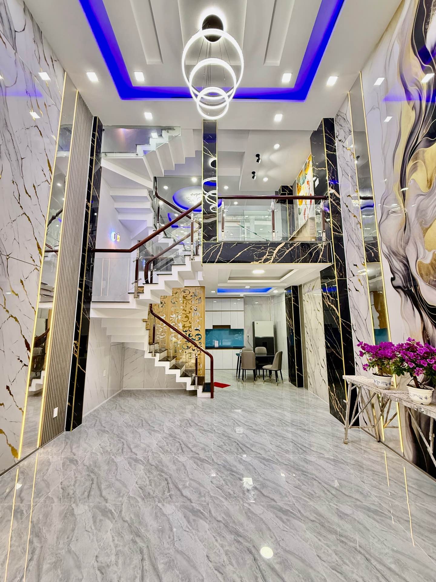 Nhà 5 Tầng Hiện Đại gần Phạm Văn Chiêu, Giá Hấp Dẫn