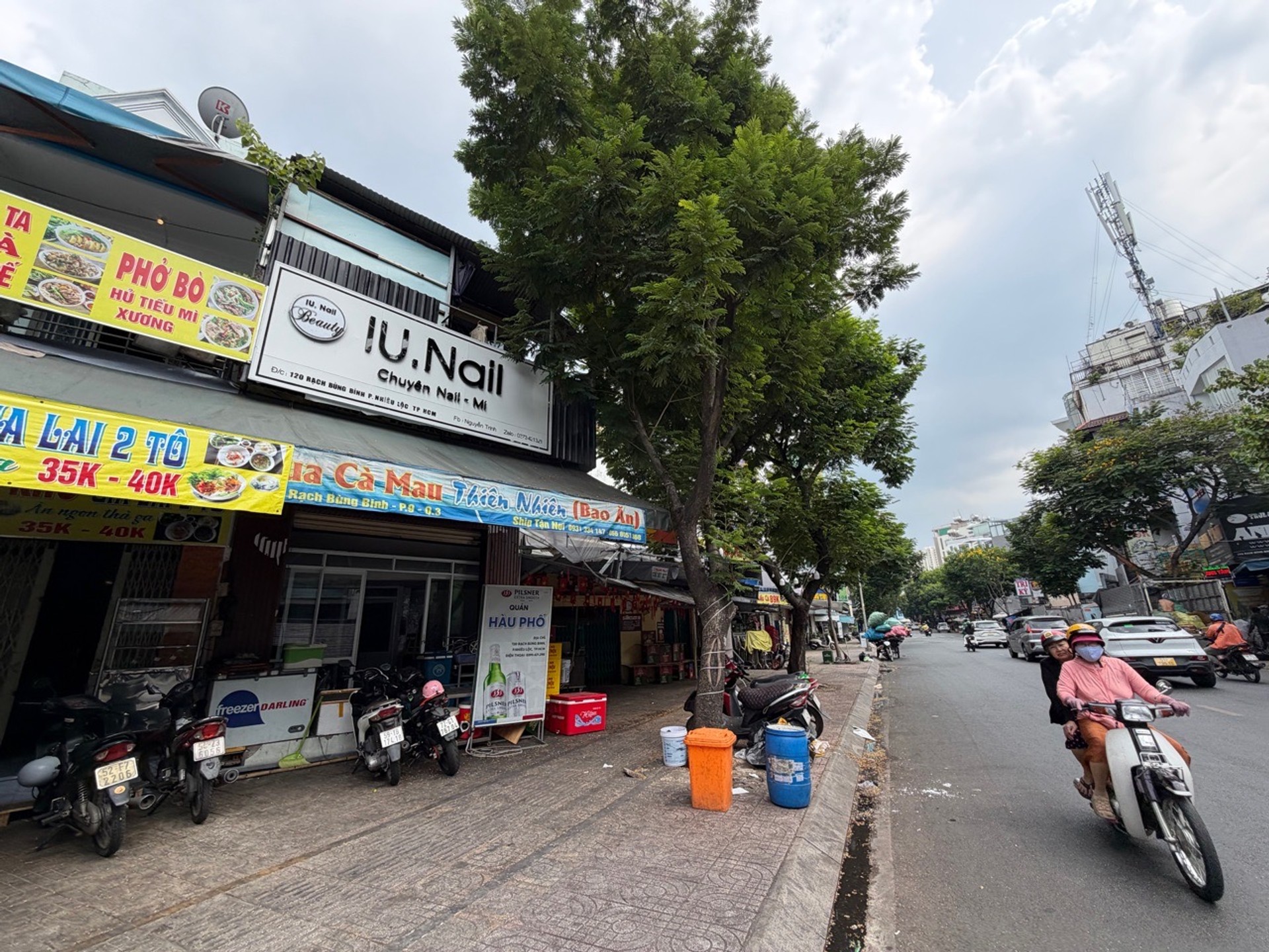Nhà phố 3 tầng tiện nghi, vị trí vàng quận trung tâm