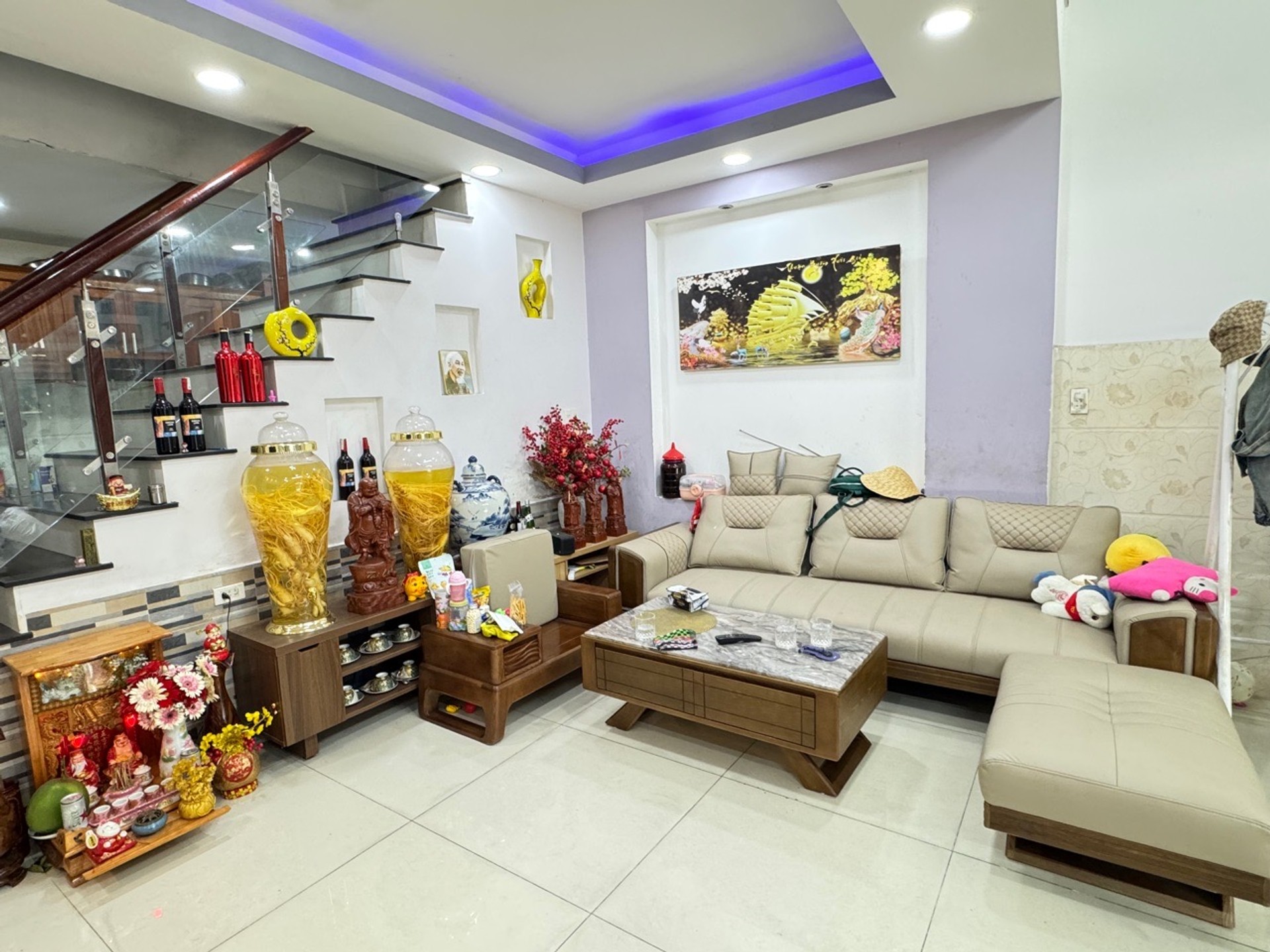 Bán nhà riêng 3 tầng, mặt tiền 5.5m, quận Tân Phú, giá 6.2 tỷ