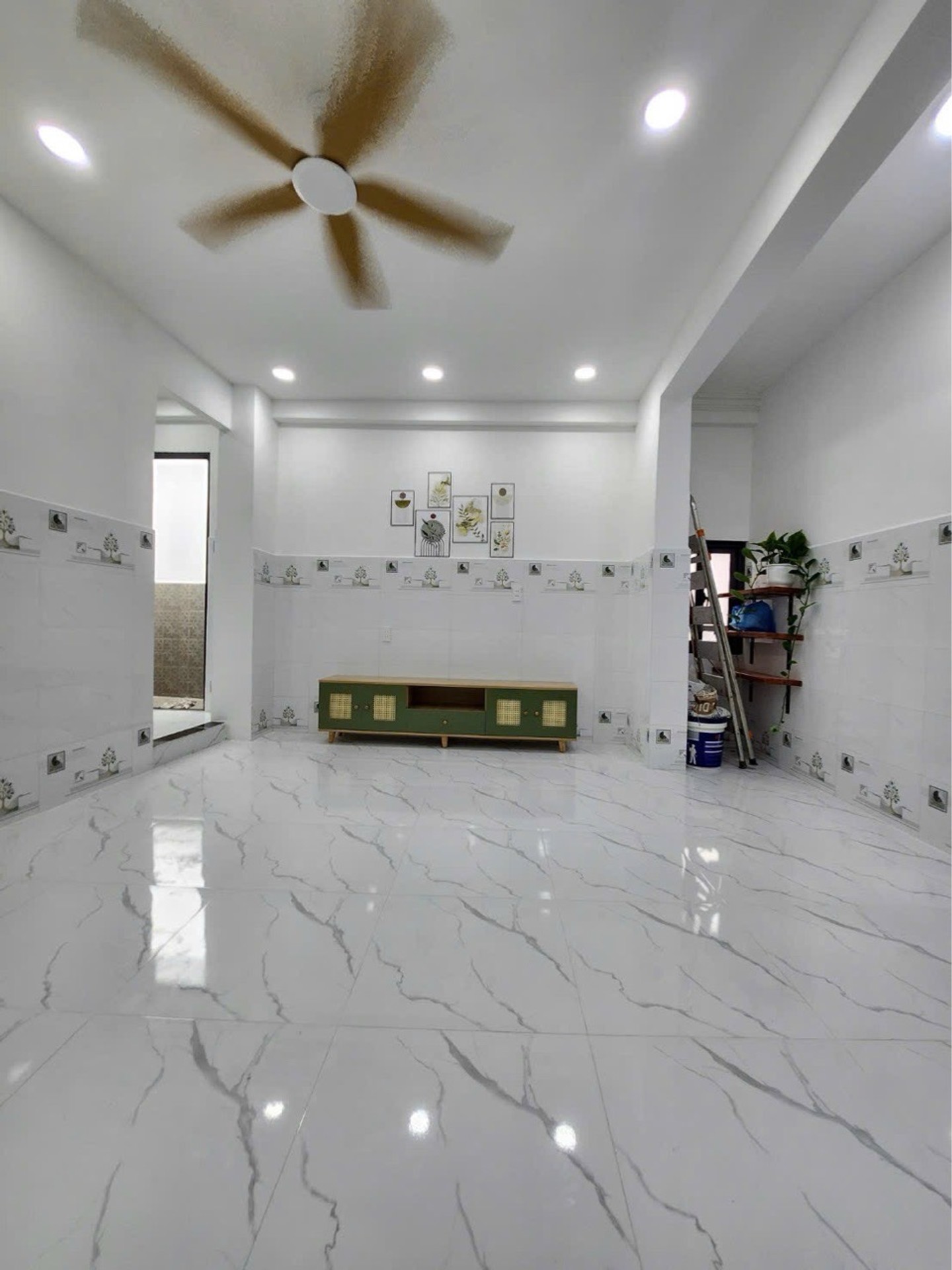 Nhà 2 tầng 8 phòng đủ công năng, gần Lê Văn Lương 70m2