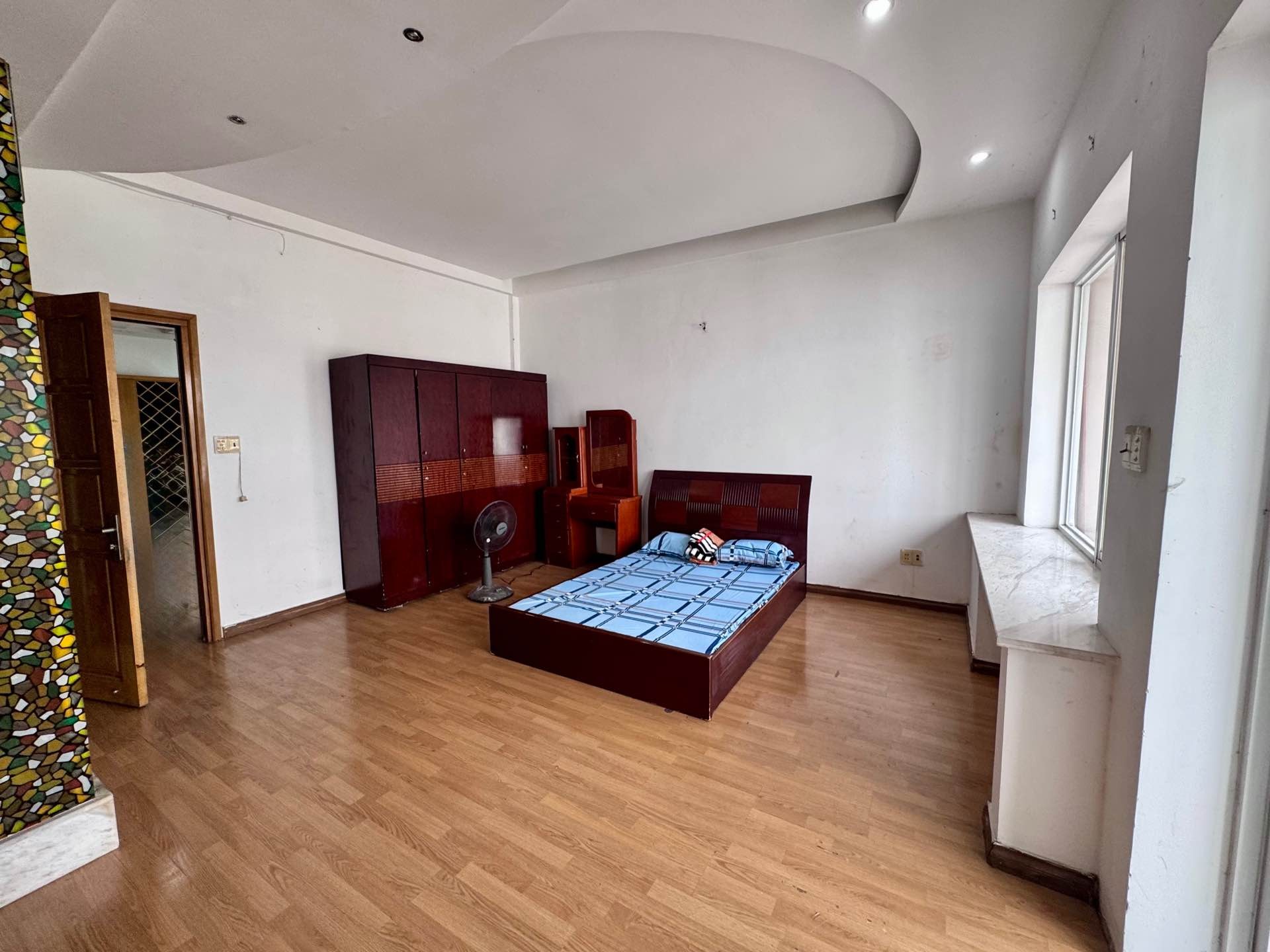 Căn hộ rộng rãi, mặt tiền Võ Văn Tần, giá ưu đãi