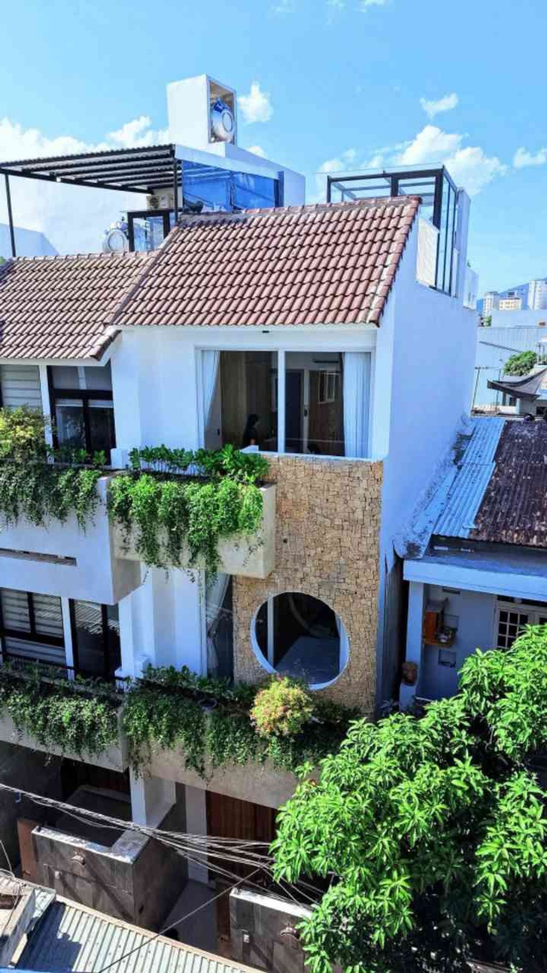Nhà 3 tầng gần biển Mỹ Khê, miễn chê cho gia đình và kinh doanh