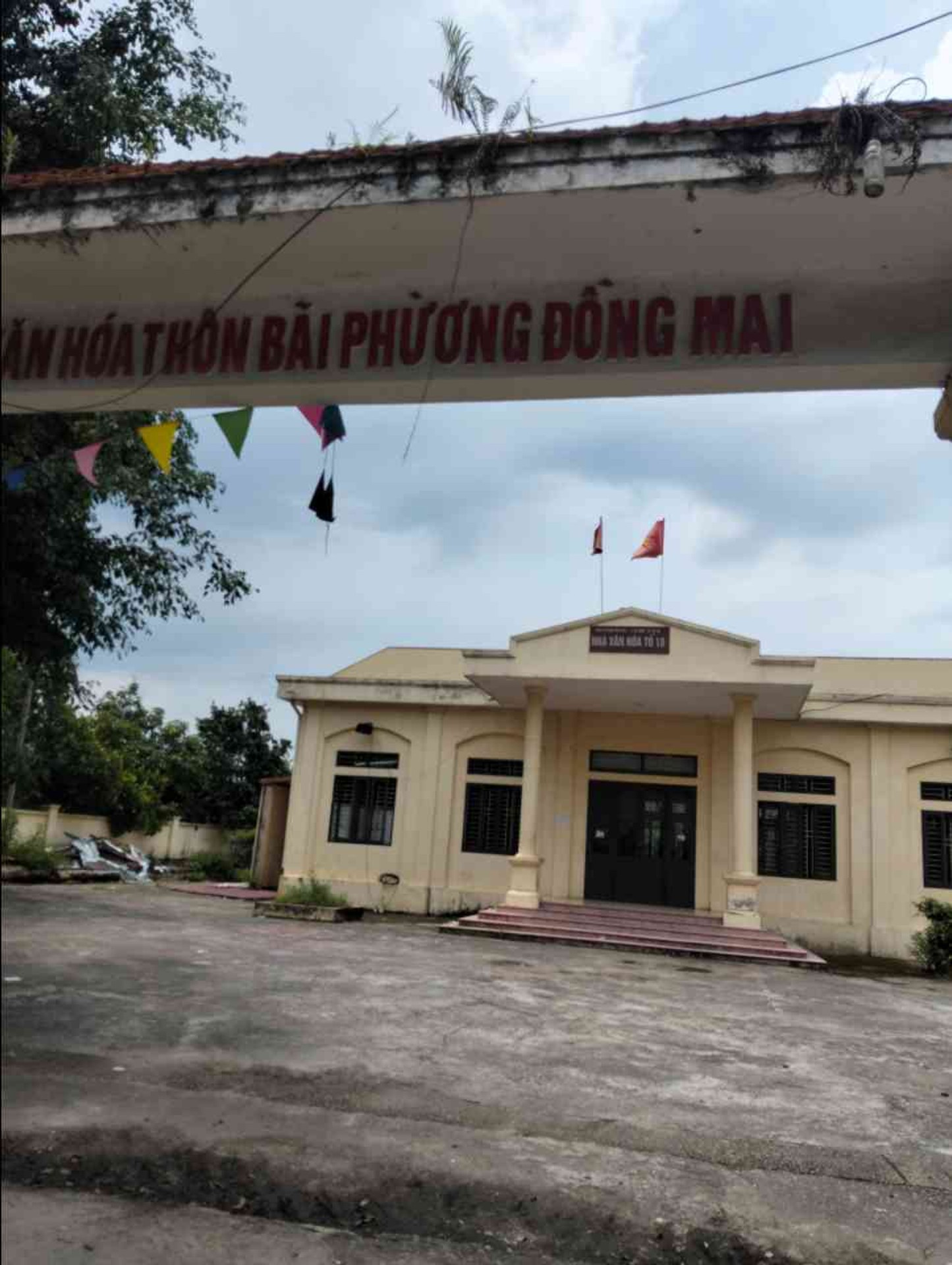 Nhà lô góc 4 tầng ô tô vào nhà, không gian thoáng đãng