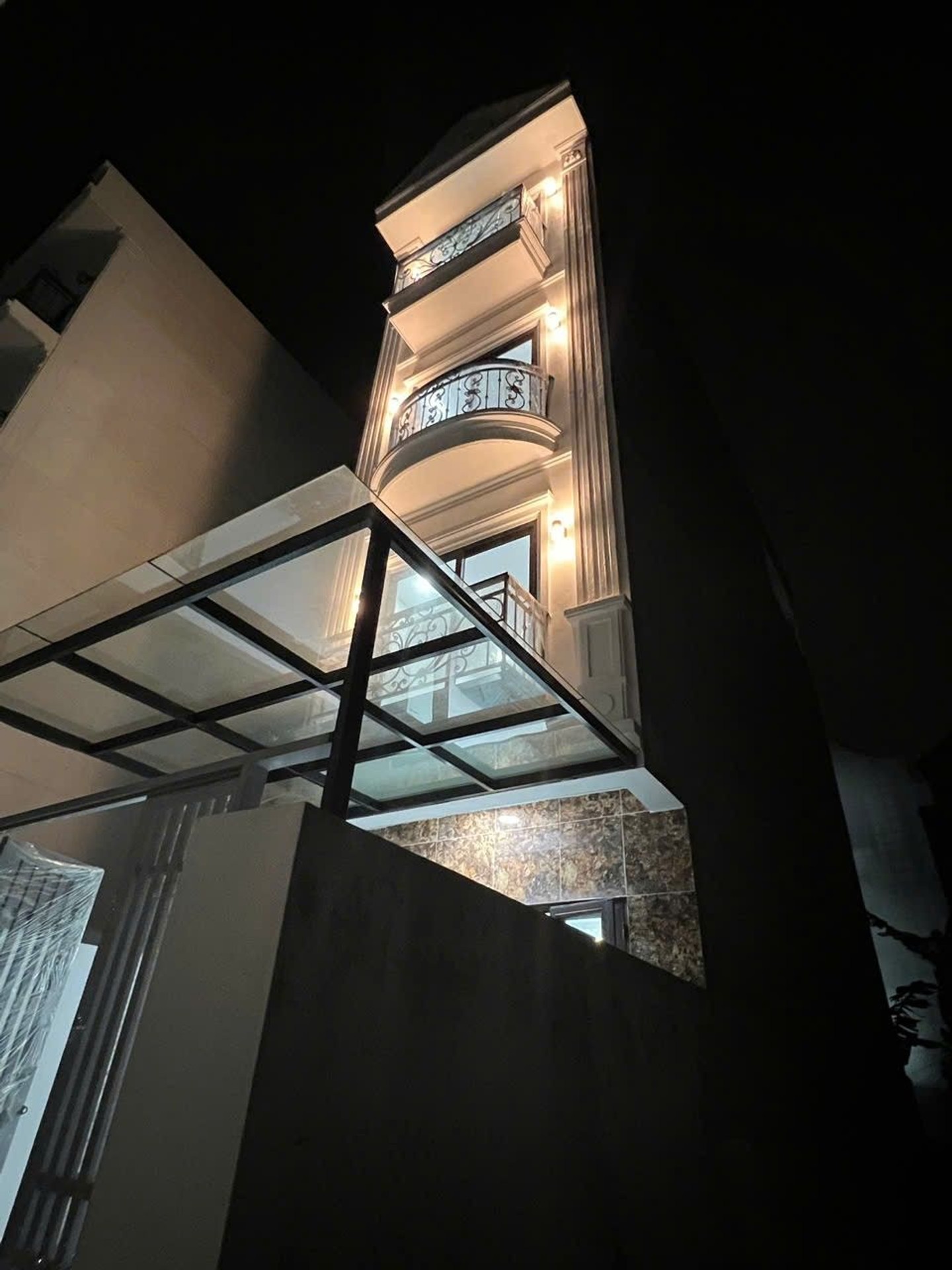 Bán nhà riêng 4 tầng tại Ngọc Hồi với 2 mặt thoáng, mới xây, pháp lý chuẩn