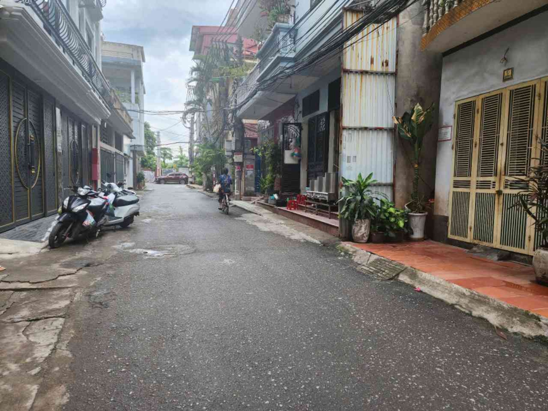 Nhà lô góc 3 thoáng siêu hiếm tại Cầu Diễn, dễ dàng đỗ ô tô 5 chỗ vào nhà