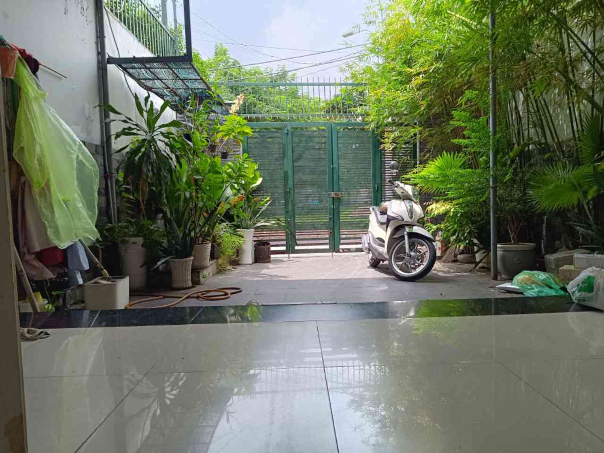 Bán nhà riêng 3 tầng mặt tiền 5.5m gần Quận 5, view công viên, khu biệt thự