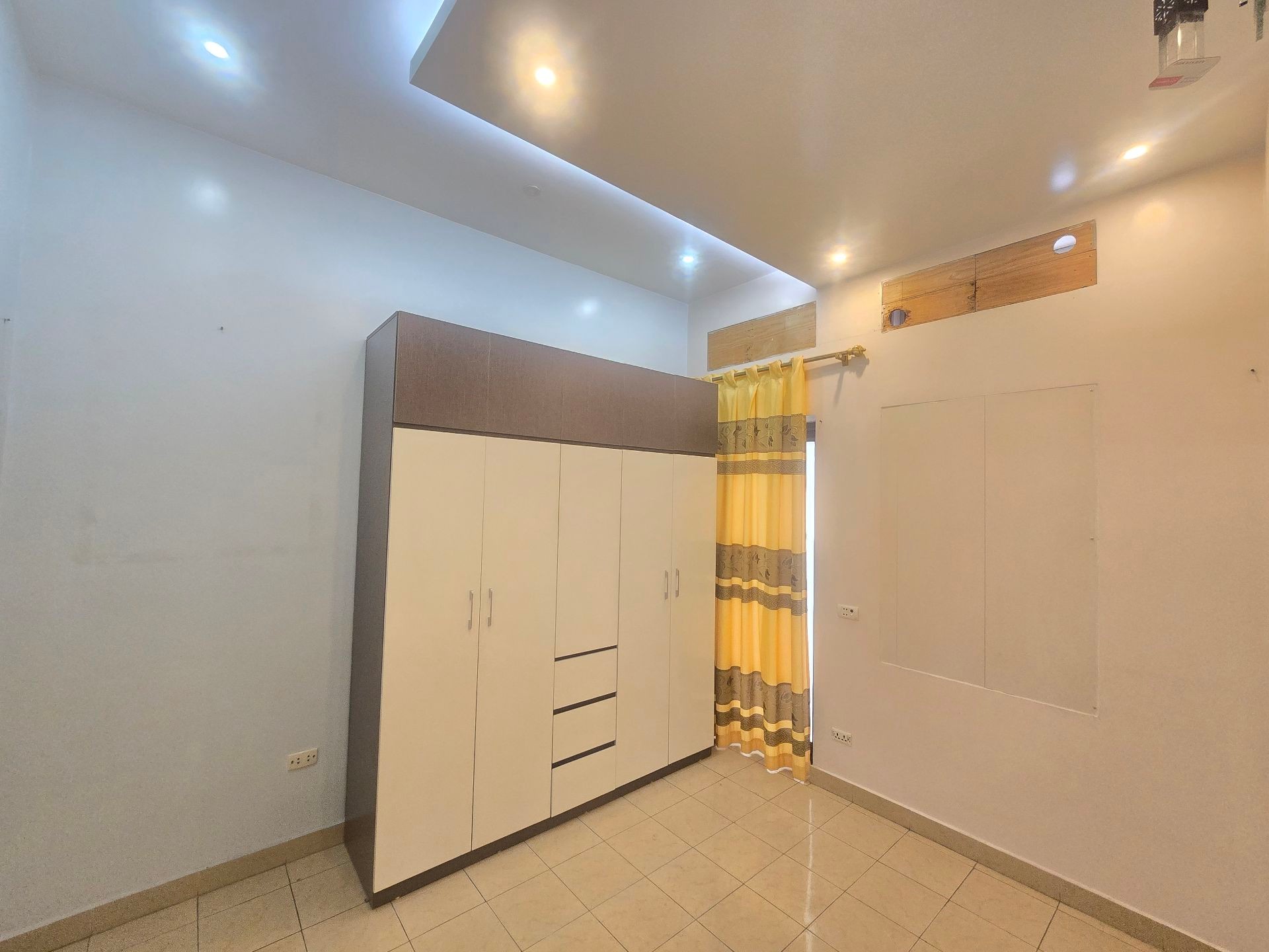 Bán nhà mặt phố Yên Duyên quận Hoàng Mai , lô góc kinh doanh ô tô, 52m2,4 tầng Kinh doanh cho thuê