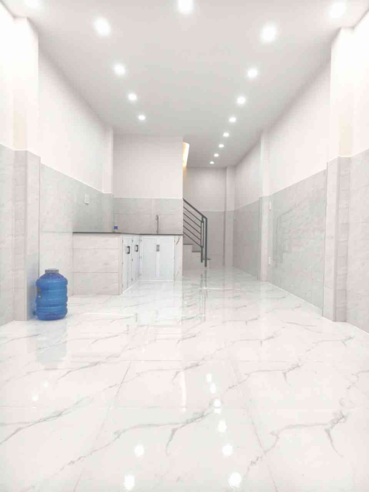 Bán nhà 2 tầng lô góc, hẻm xe hơi tại Quận 6 giá 4,25 tỷ