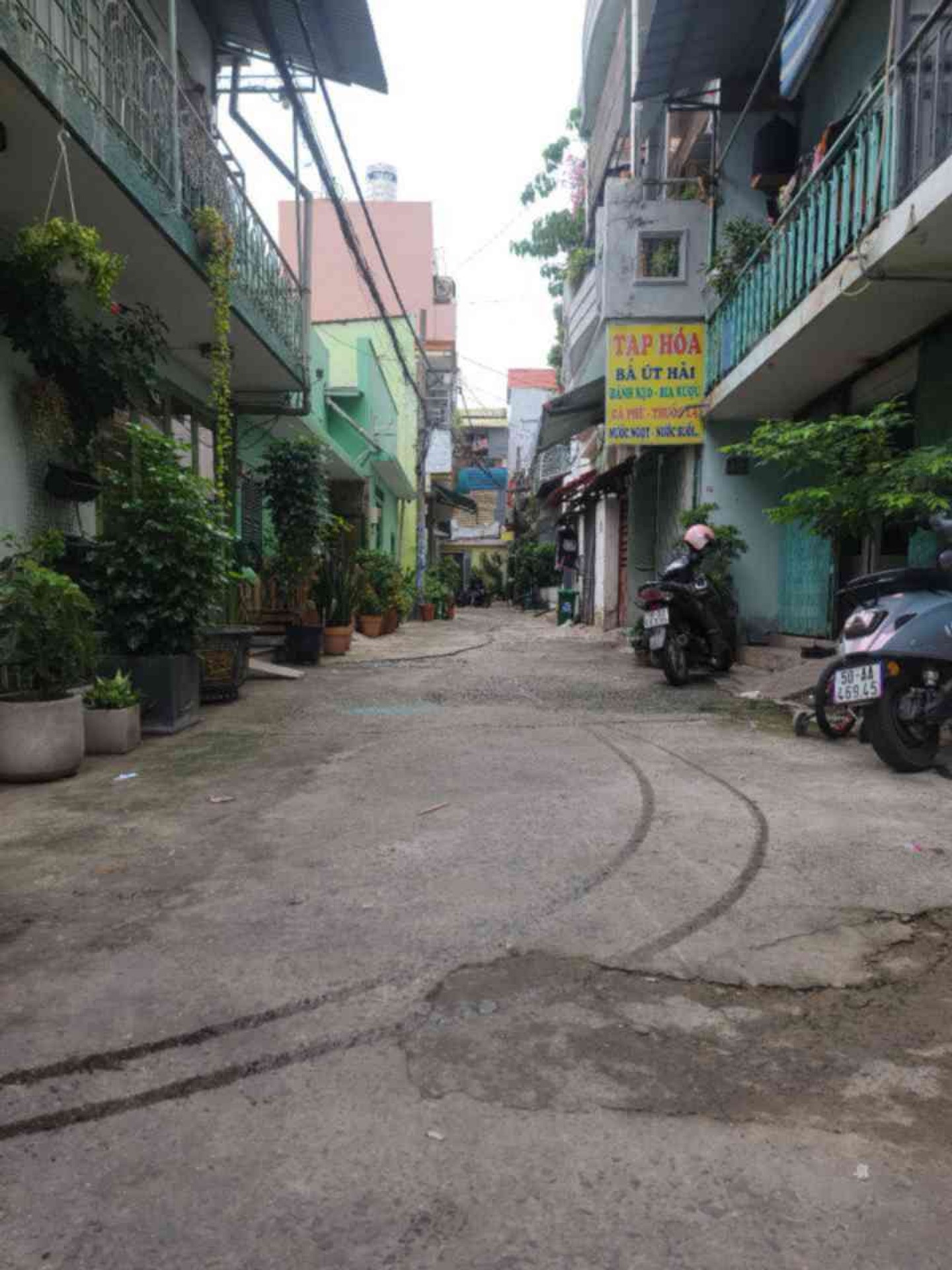 Bán nhà Hiệp 2 tầng 5 Phòng ngủ, 98m2 ngang 5M rộng thênh thang đối diện Đại Học Luật quốc lộ 13