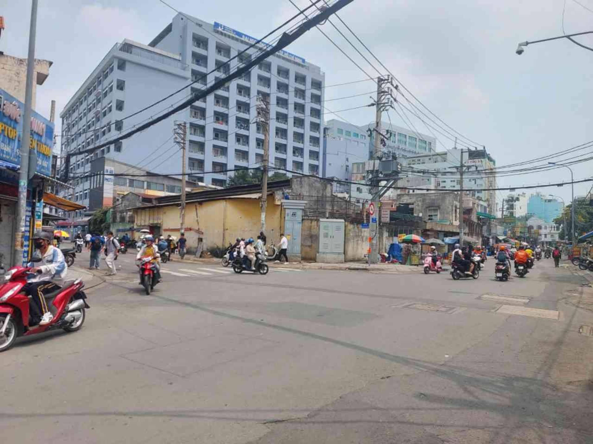 CĂN HỘ DỊCH VỤ DÒNG TIỀN 90TR/THÁNG – SÁT ĐẠI HỌC CÔNG NGHIỆP 4 – NGANG 16M
HÀNG HIẾM GÒ VẤP
