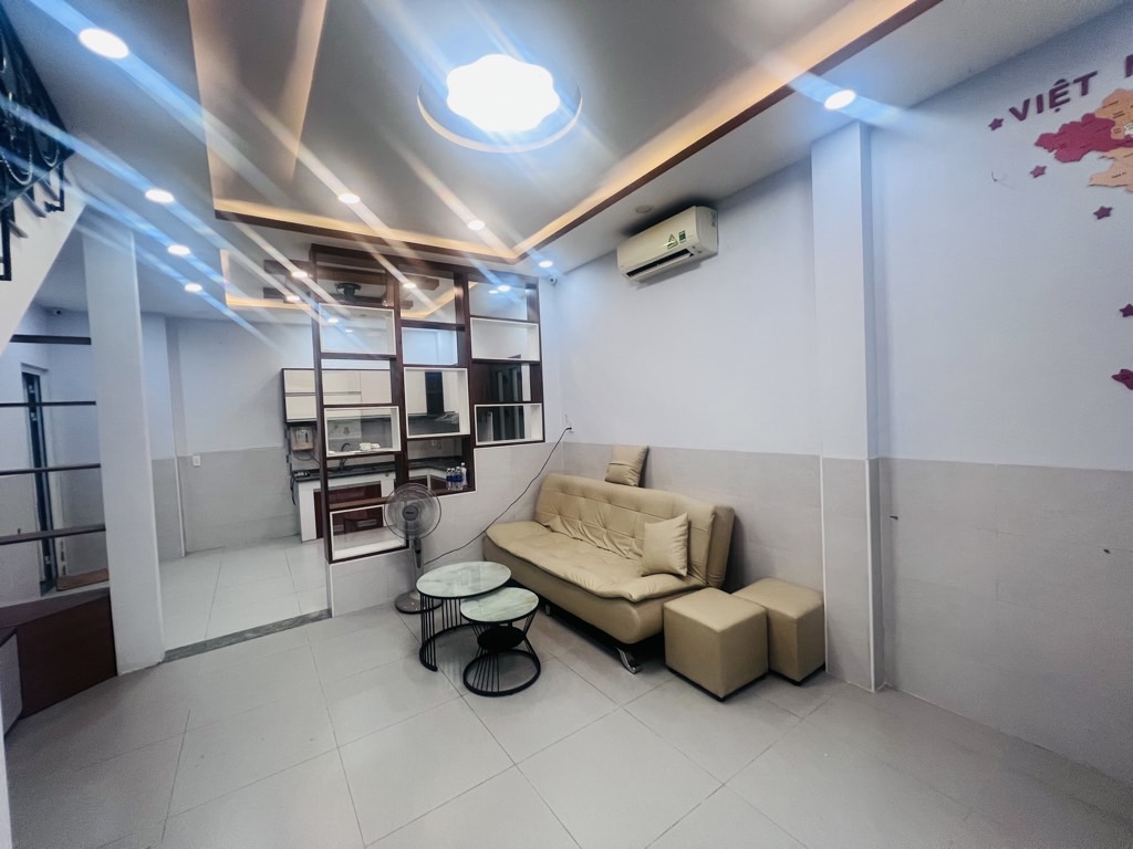 Nhà mới 2 tầng góc 2 mặt tiền trung tâm Quận 3 giá cực tốt