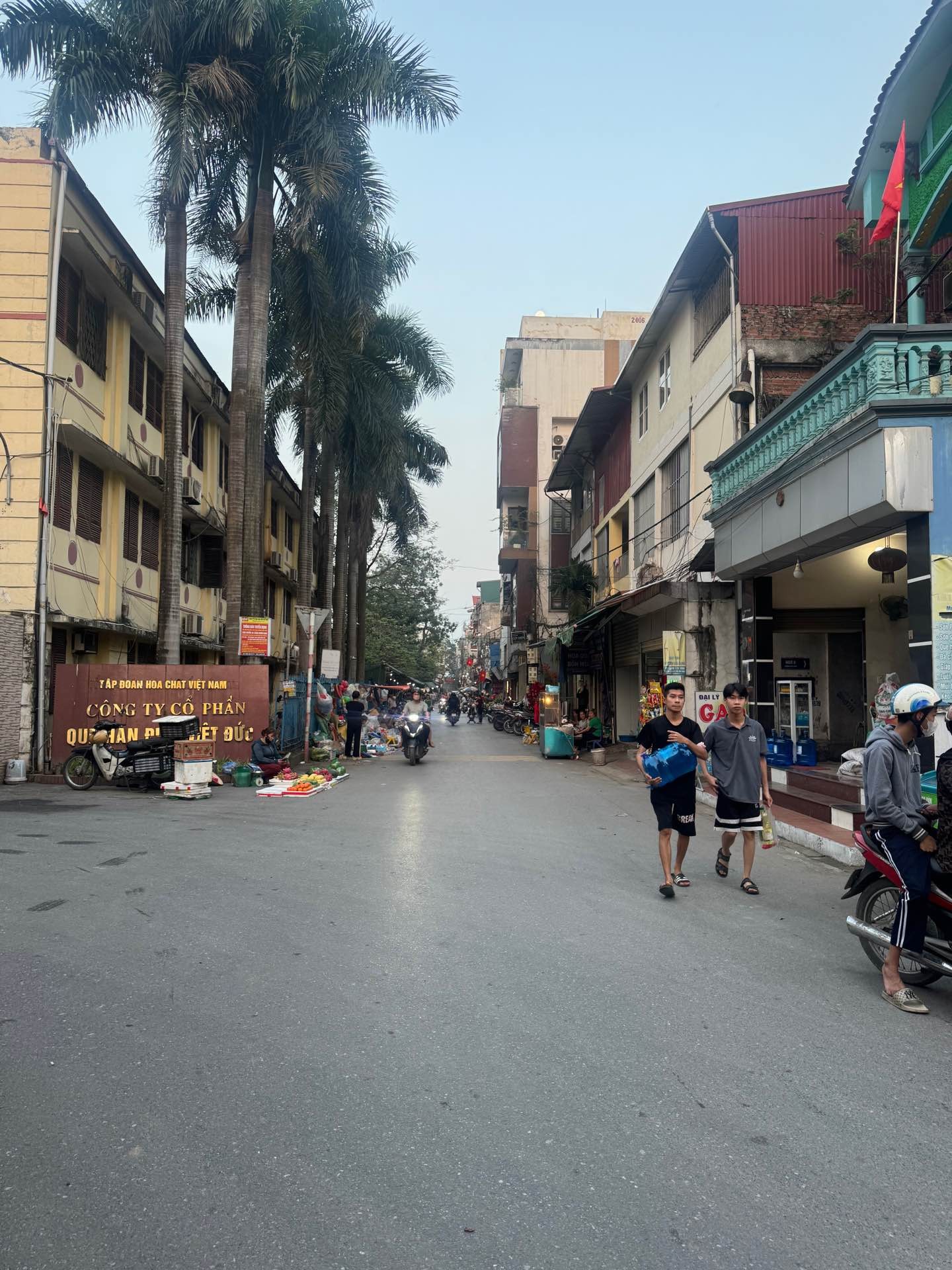 Trung tâm Thanh Trì , lõi Vin khu A - Đất hai mặt ngõ, ô tô qua nhà, gần phố, sổ phân lô