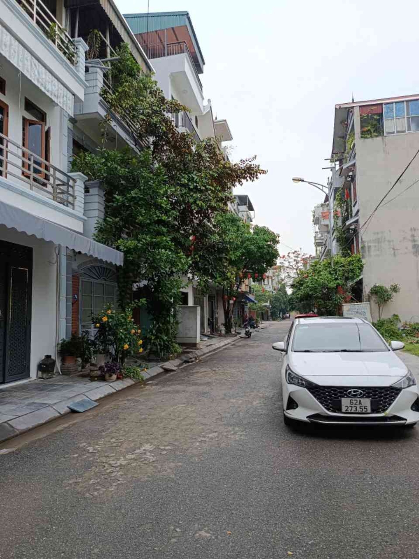Bán đất mặt ngõ ô tô tránh tại khu TDC Việt Hưng, diện tích 81 m2, pháp lý chuẩn