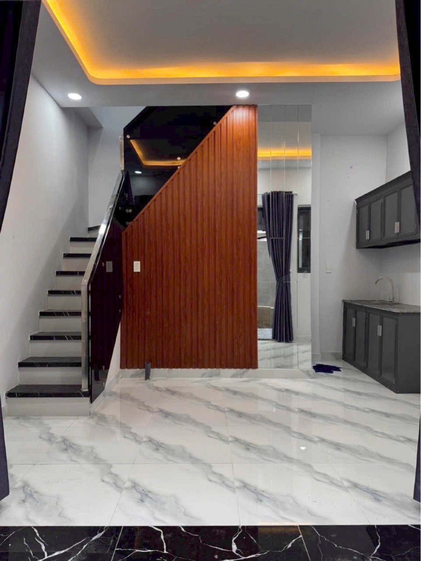Nhà 2 tầng ở Phú Thuận Quận 7, giá 1.55 tỷ, diện tích 21m2