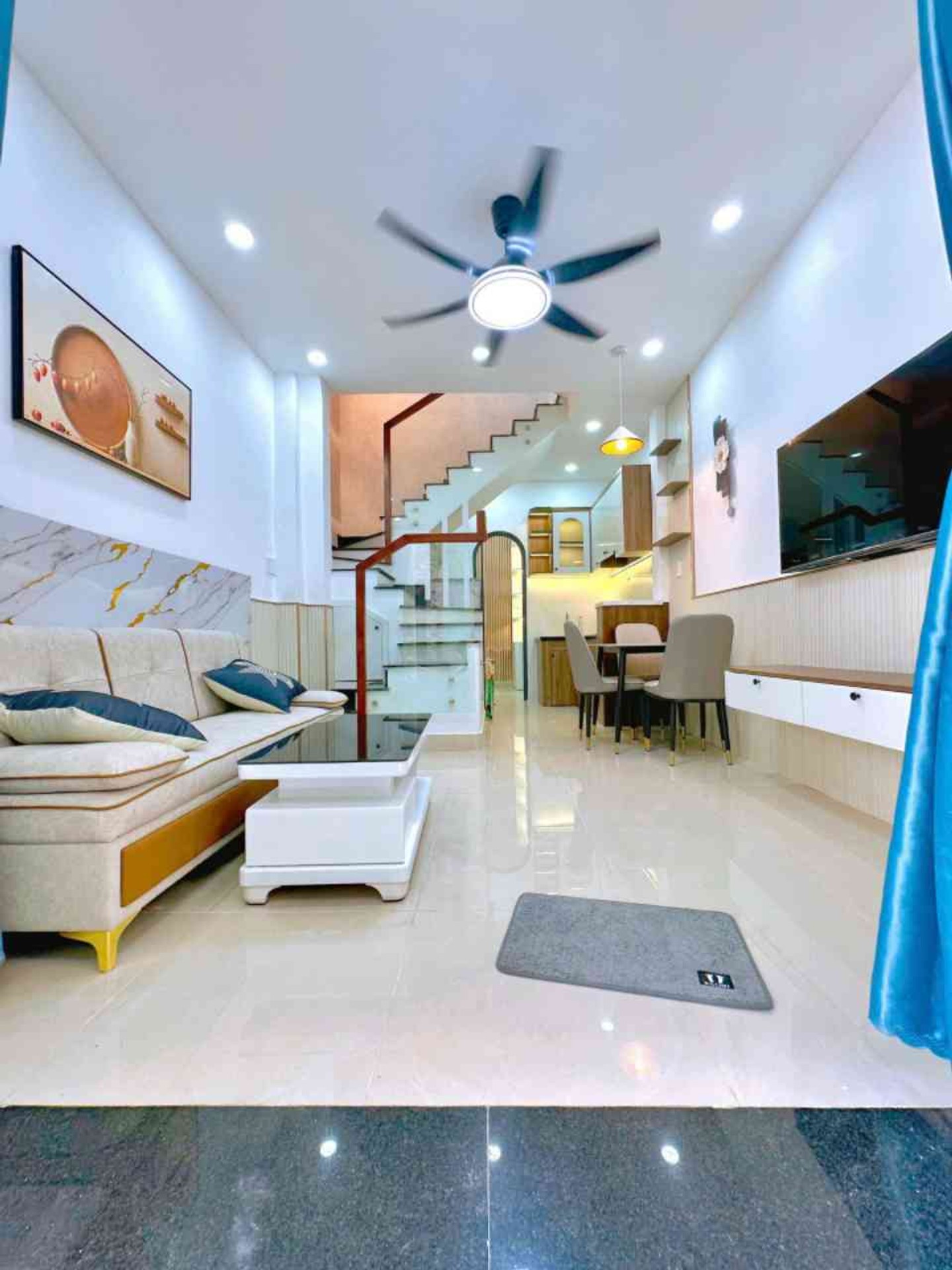 Bán nhà riêng 3 tầng tại Quang Trung, Gò Vấp, gần sân bay, 28m², 3 phòng ngủ