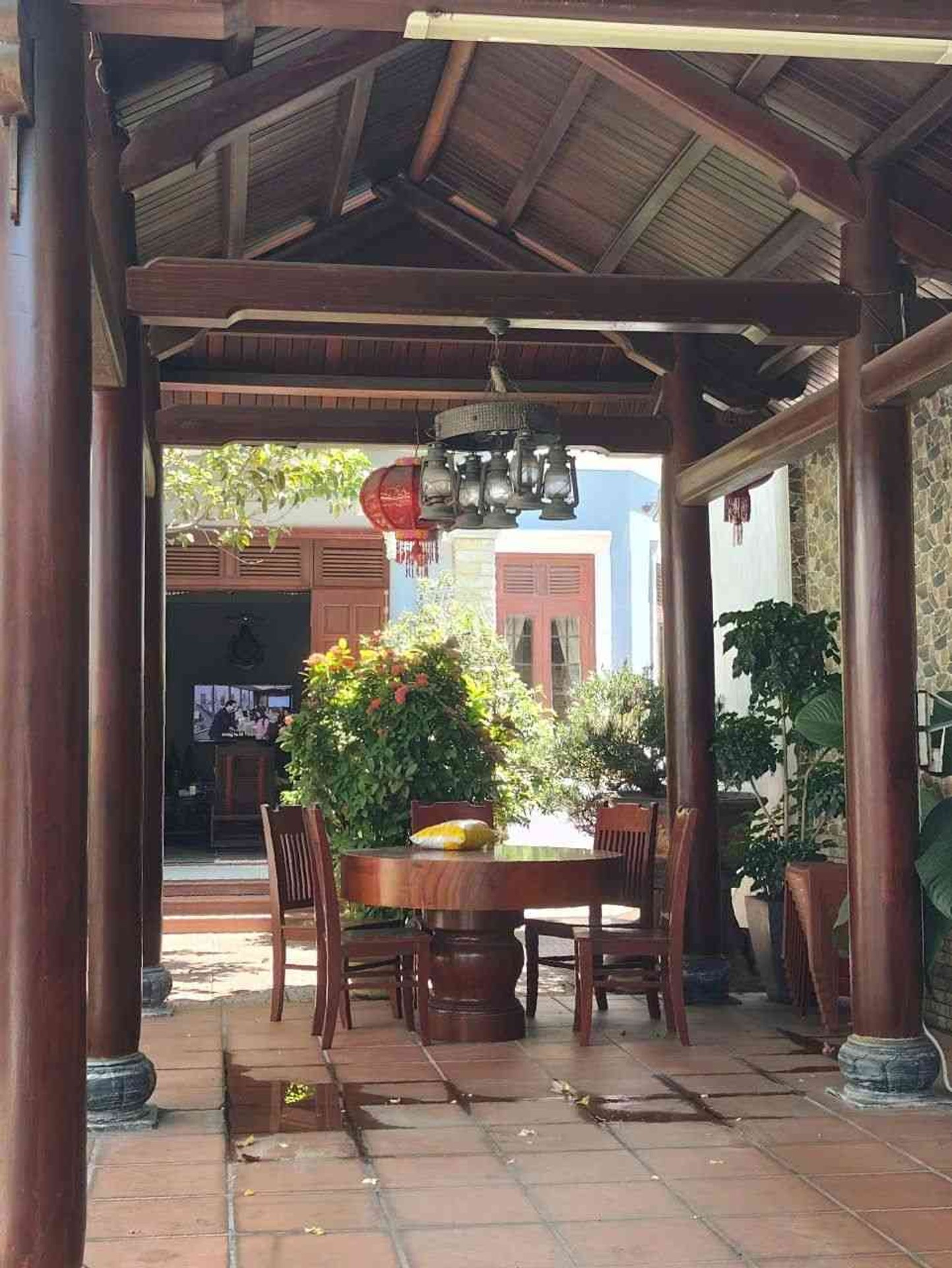 Cơ hội hiếm có sở hữu biệt thự gỗ sang trọng mặt tiền Cách Mạng Tháng Tám