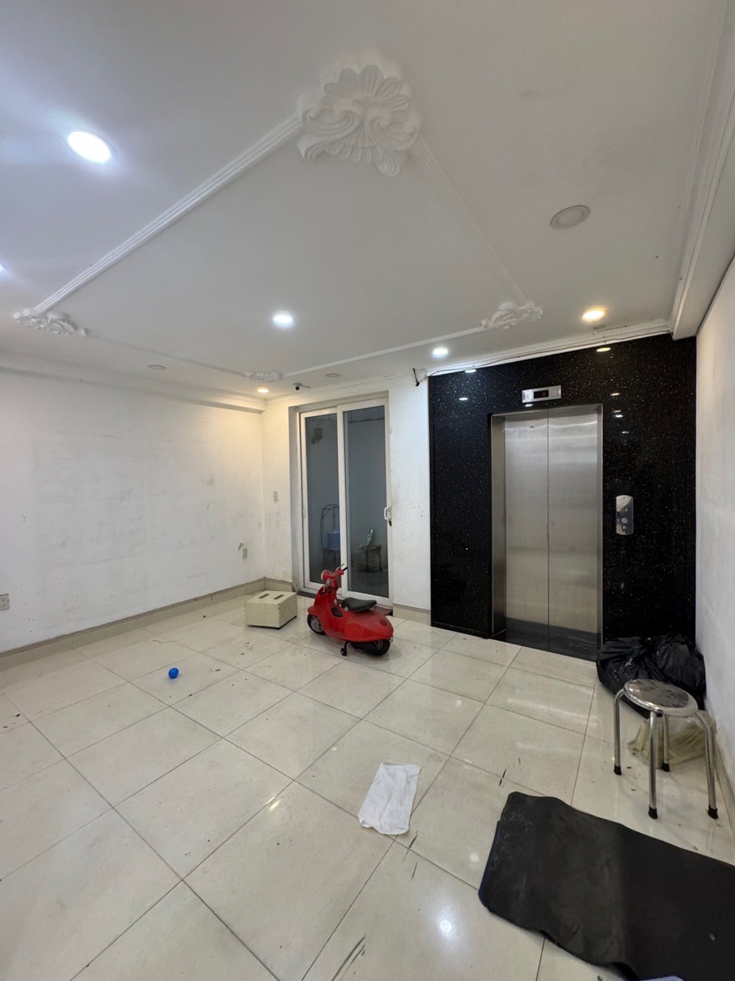 Nhà 6 tầng Giáp Tân Bình-Nguyễn Tư Giản-Gò Vấp- Kinh doanh sầm uất, xe hơi vào nhà