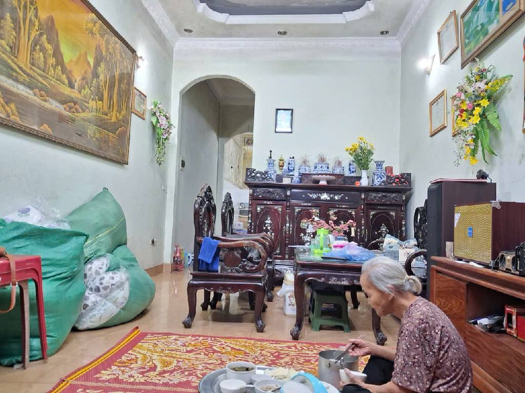Giảm sốc 2 tỷ – Nhà 3 tầng Bồ Đề vị trí vàng, ô tô tránh, đầu tư ngay