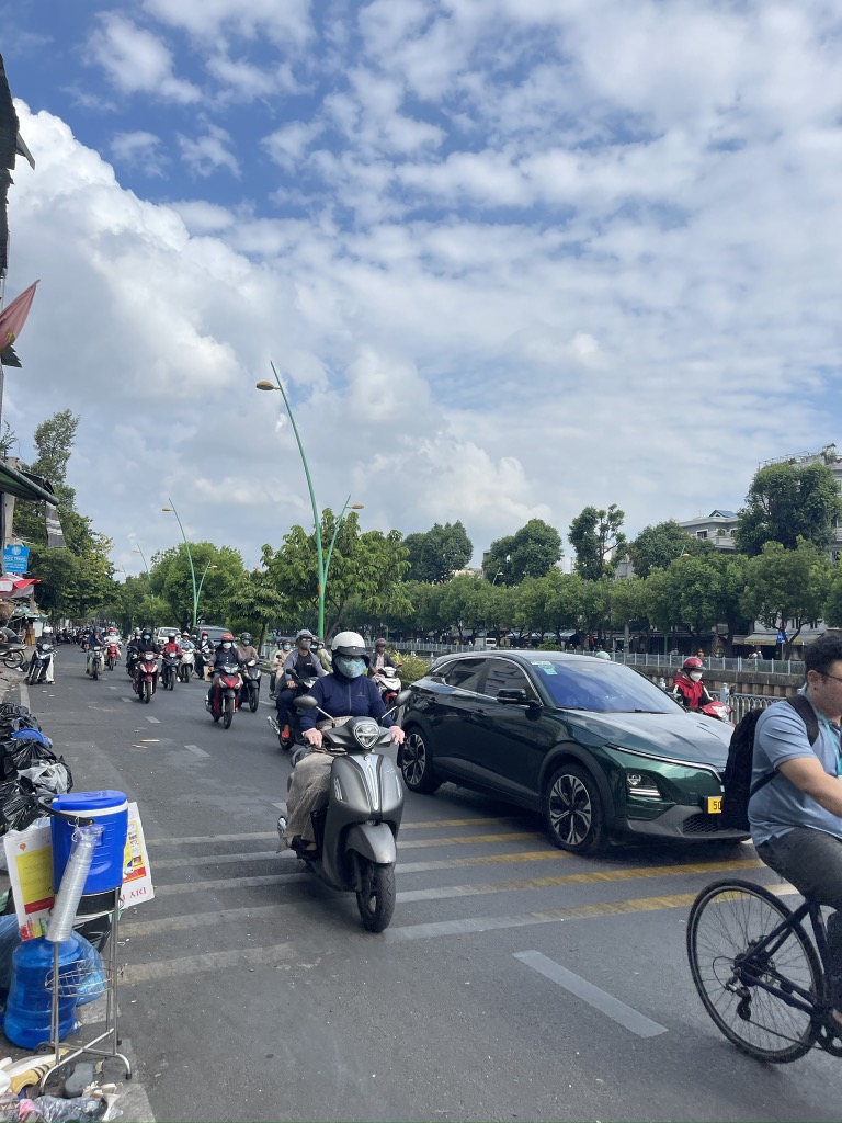 Nhà mặt tiền đường Hoàng Sa, xây mới thỏa thích, kinh doanh đỉnh