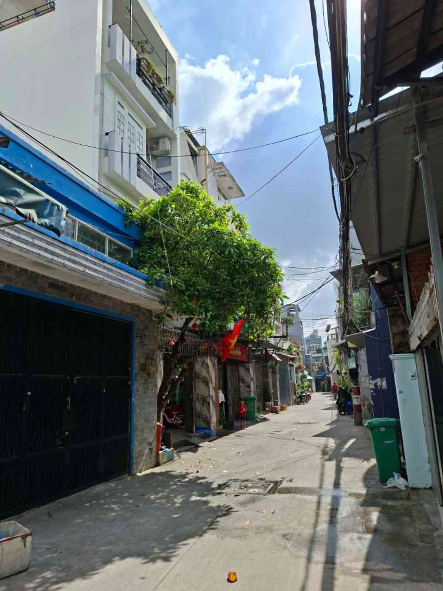 🔥 HẺM XE TẢI – 90M² CÔNG NHẬN – NHỈNH 8 TỶ | GẦN EMART PHAN HUY ÍCH 🔥
🏠 Diện tích: 5,3m × 22,7m