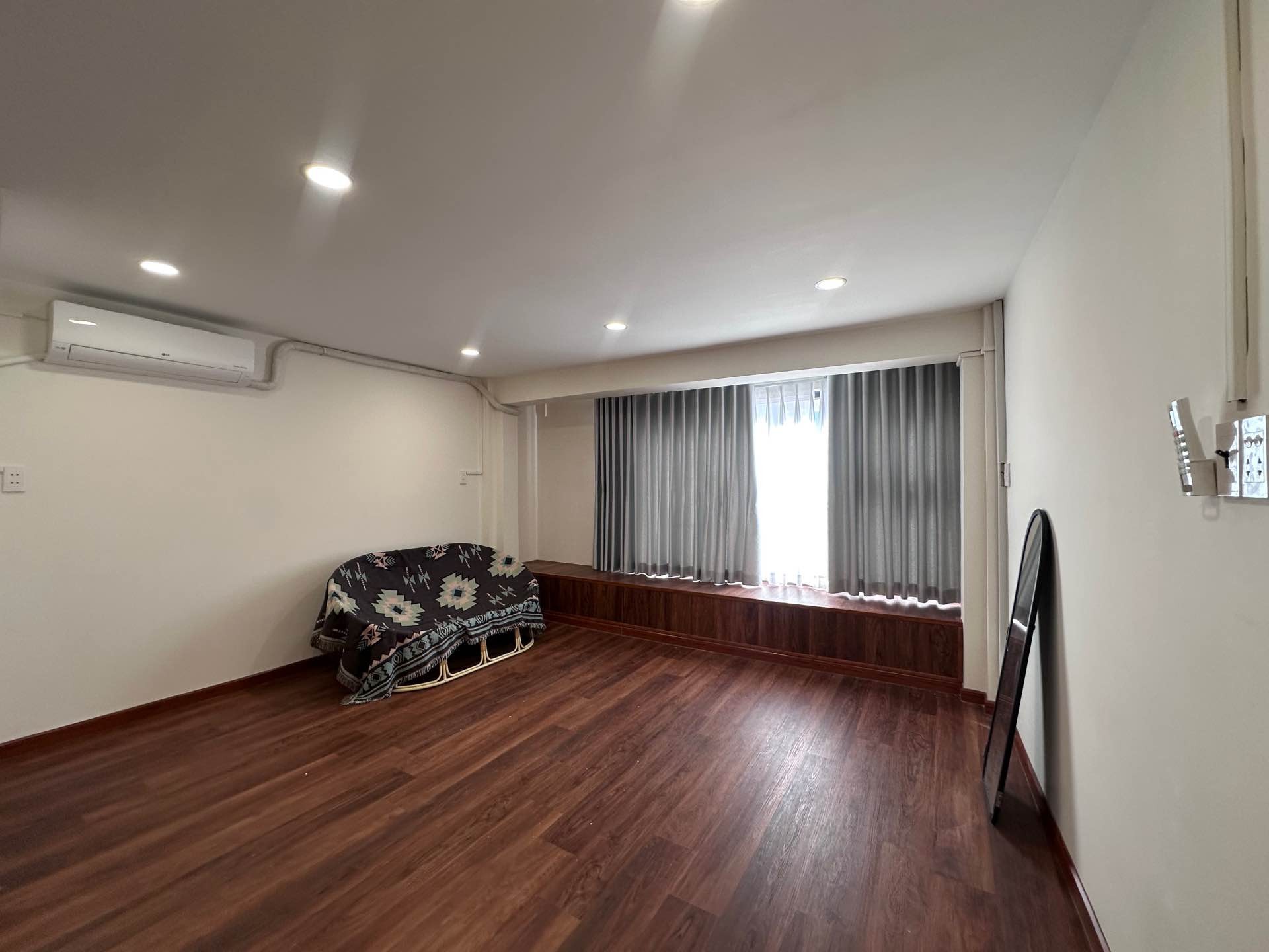 Nhà mặt phố lô góc Quận 3 giá tốt, sinh lời ngay