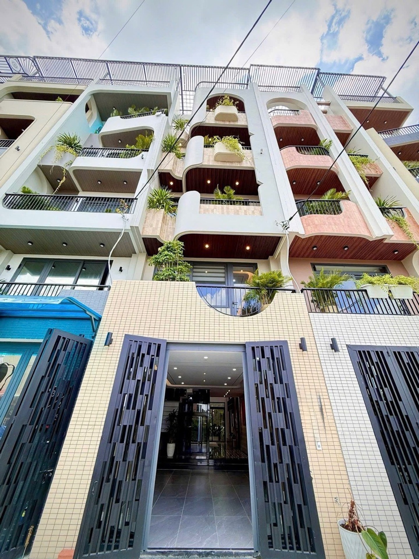 Bán nhà riêng 5 tầng hiện đại tại Phường Thới An, TP.HCM, gần Gò Vấp