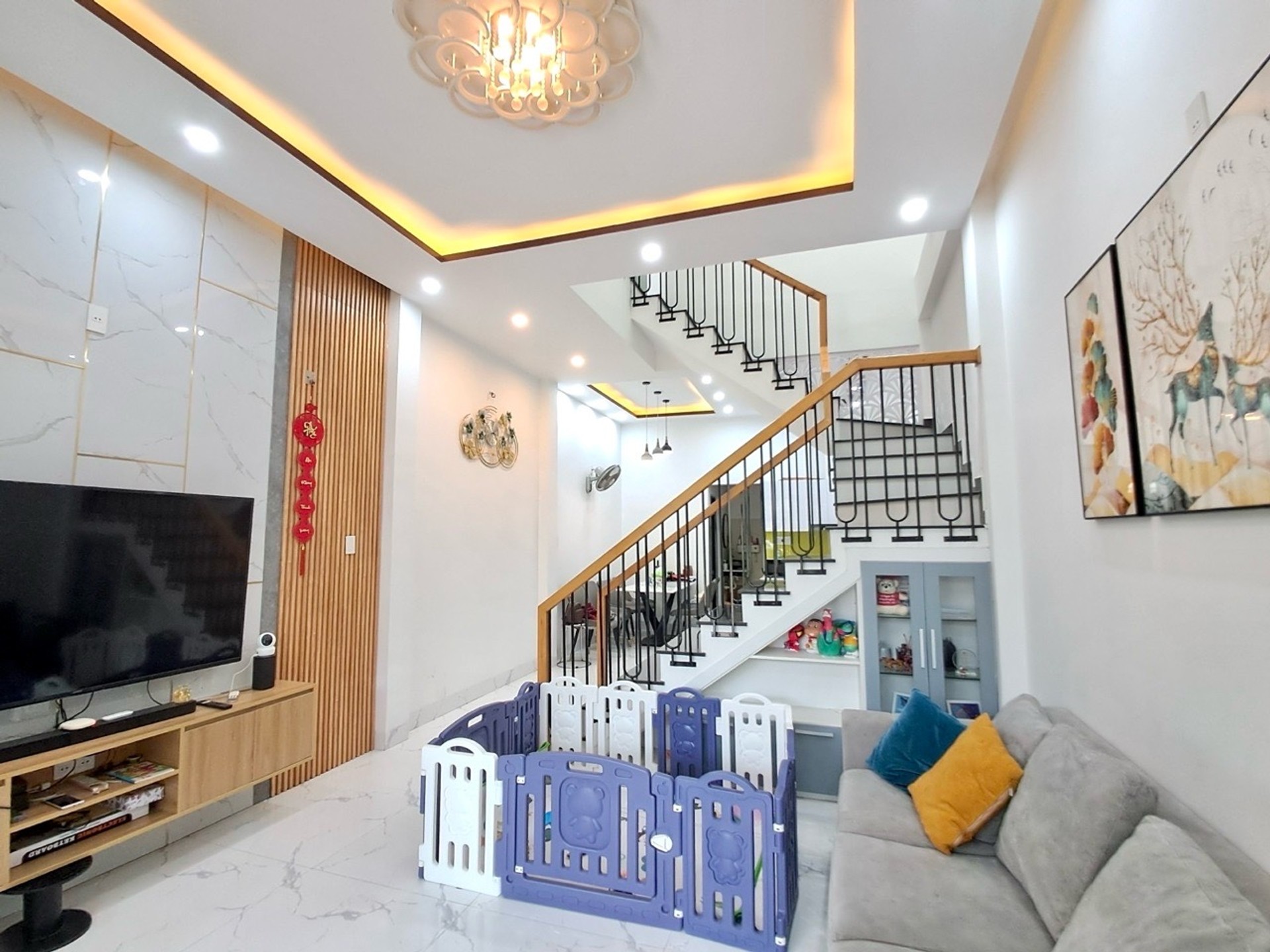 Cơ Hội Vàng Sở Hữu Nhà 2 Tầng Kiên Cố, Hai Mặt Kiệt Ô Tô Cửa Tại Cẩm Lệ