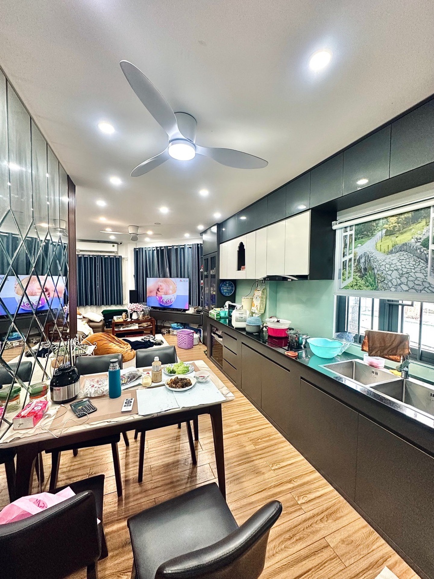 Bán nhàTứ Hải diện tích 40m2, 2 tầng BTCT, Hẻm 4m. Giá 7x tỷ