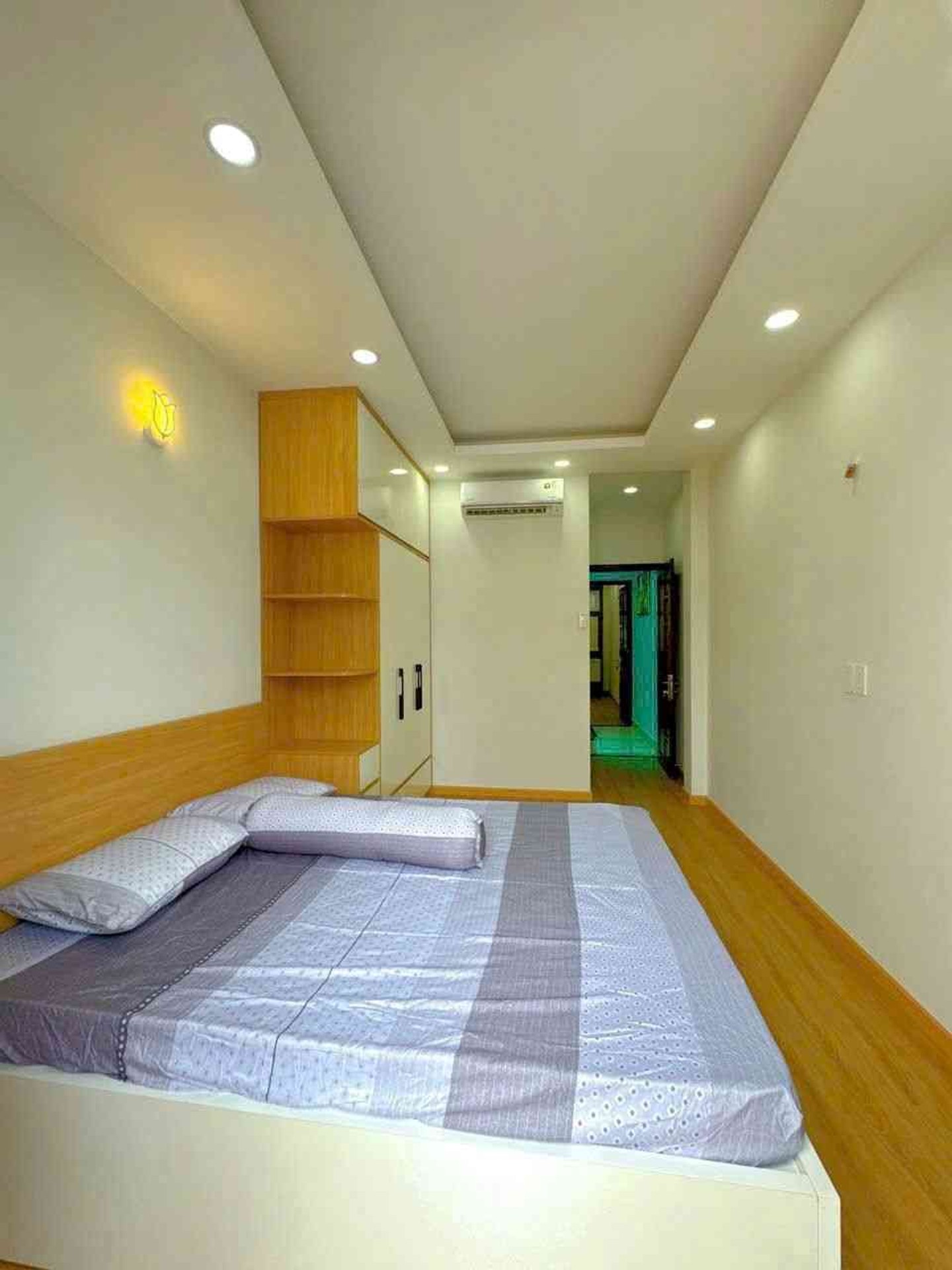 Bán nhà hẻm xe hơi Thích Quảng Đức - gần CV Gia Đình - 4 Tầng 5 Phòng Ngủ