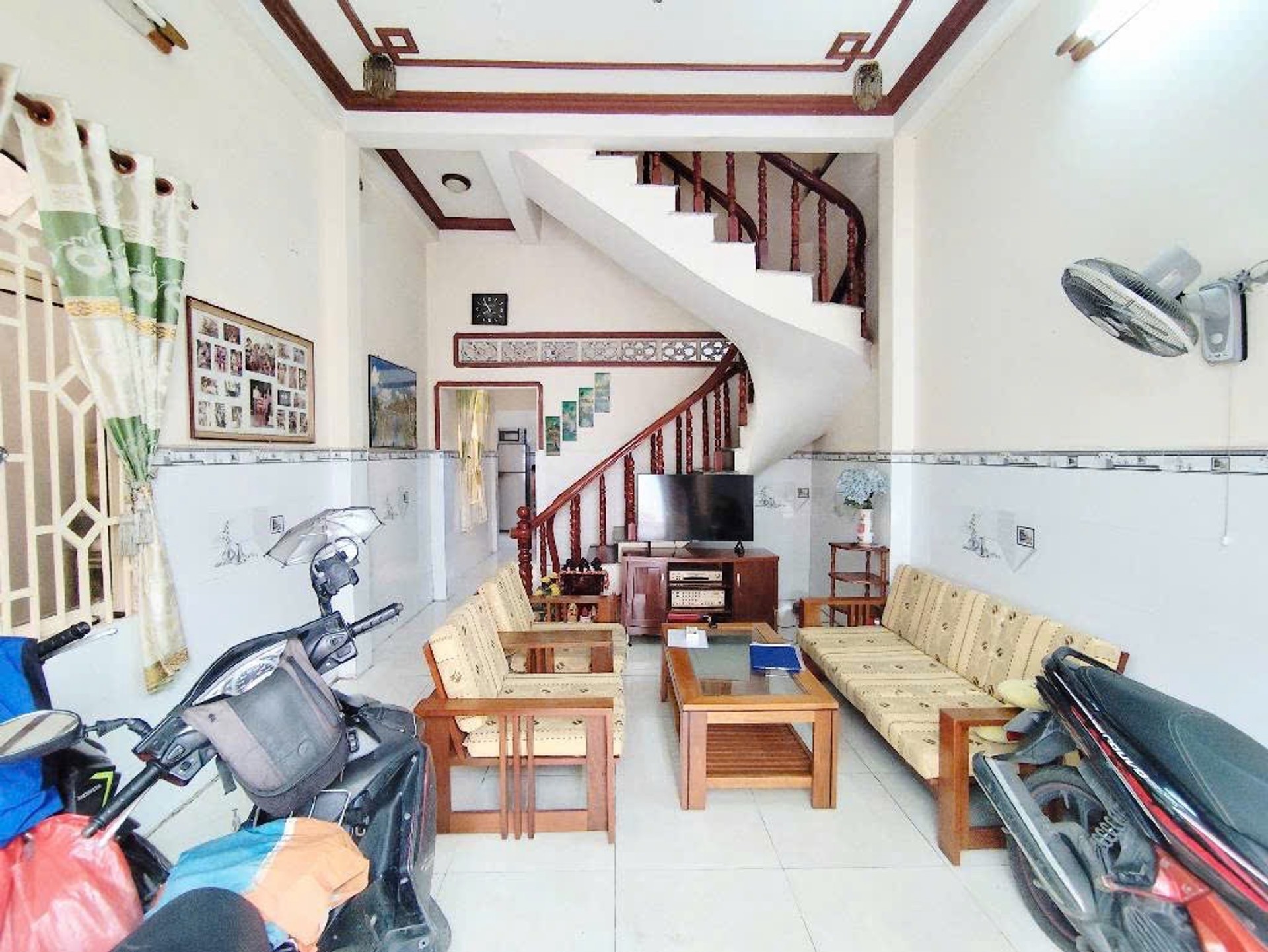 Nhà 2 tầng hẻm xe tải 6m gần Emart, diện tích 70m2, giá 8.65 tỷ