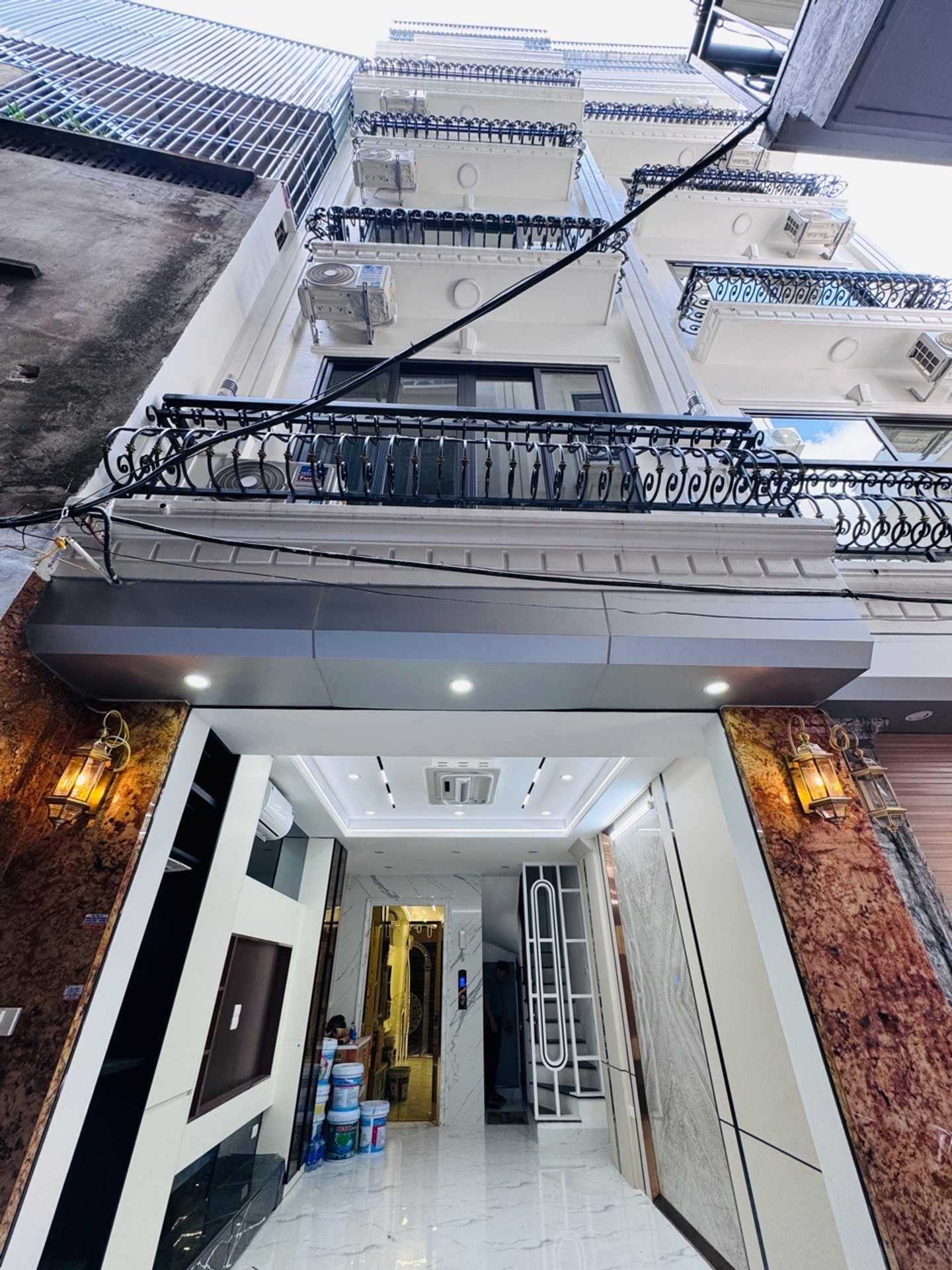Phân khúc nhỉnh 9 t.ỷ-phố trương đinh-cách các trường đại học -bách khoa-xây dựng-kinh tế quốc1km