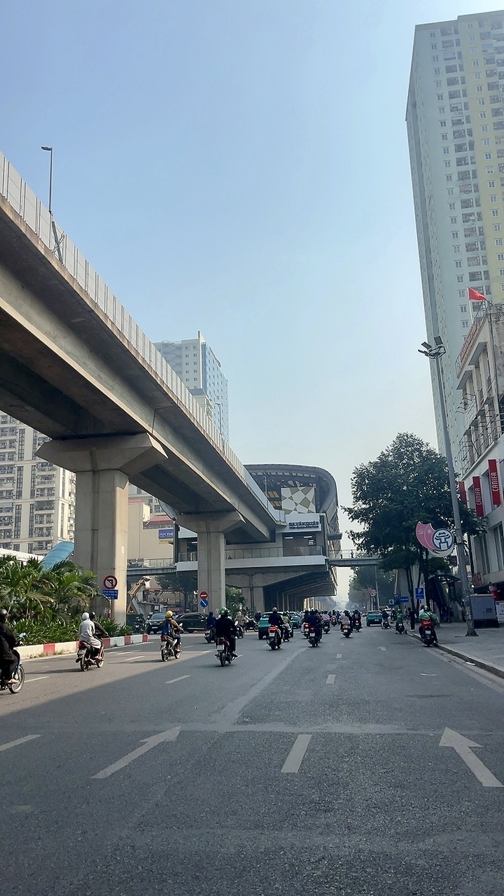 Nhà mới 5 tầng thang máy, full NT tại trung tâm Hà Đông, gần ga tàu điện Văn Quán