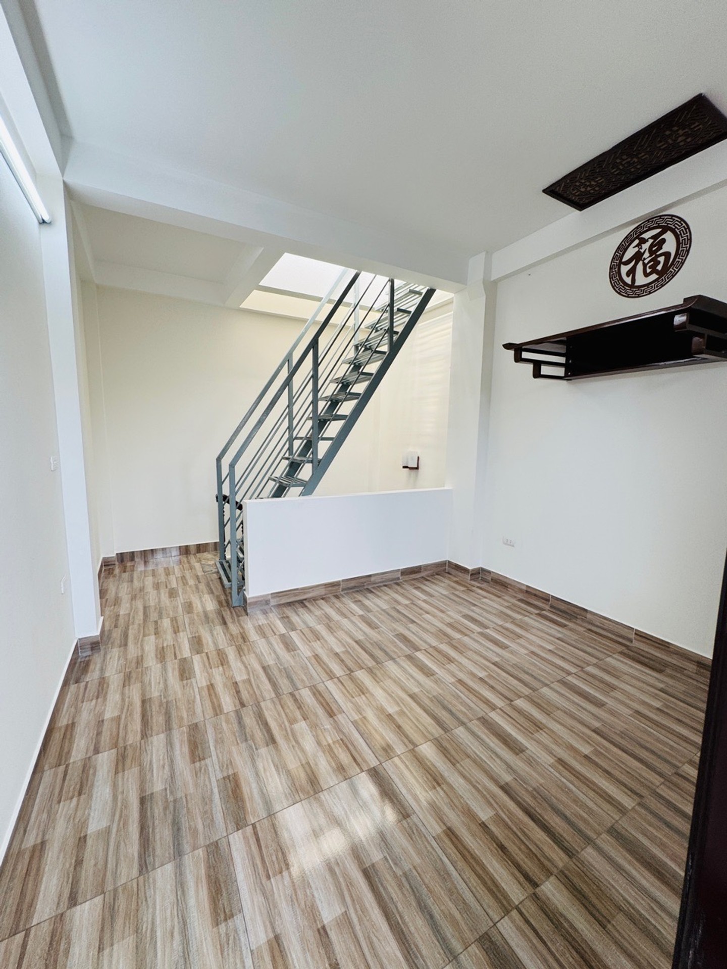 Nhà riêng 6 tầng thiết kế hiện đại tại Kim Ngưu , ngõ thông tiện lợi