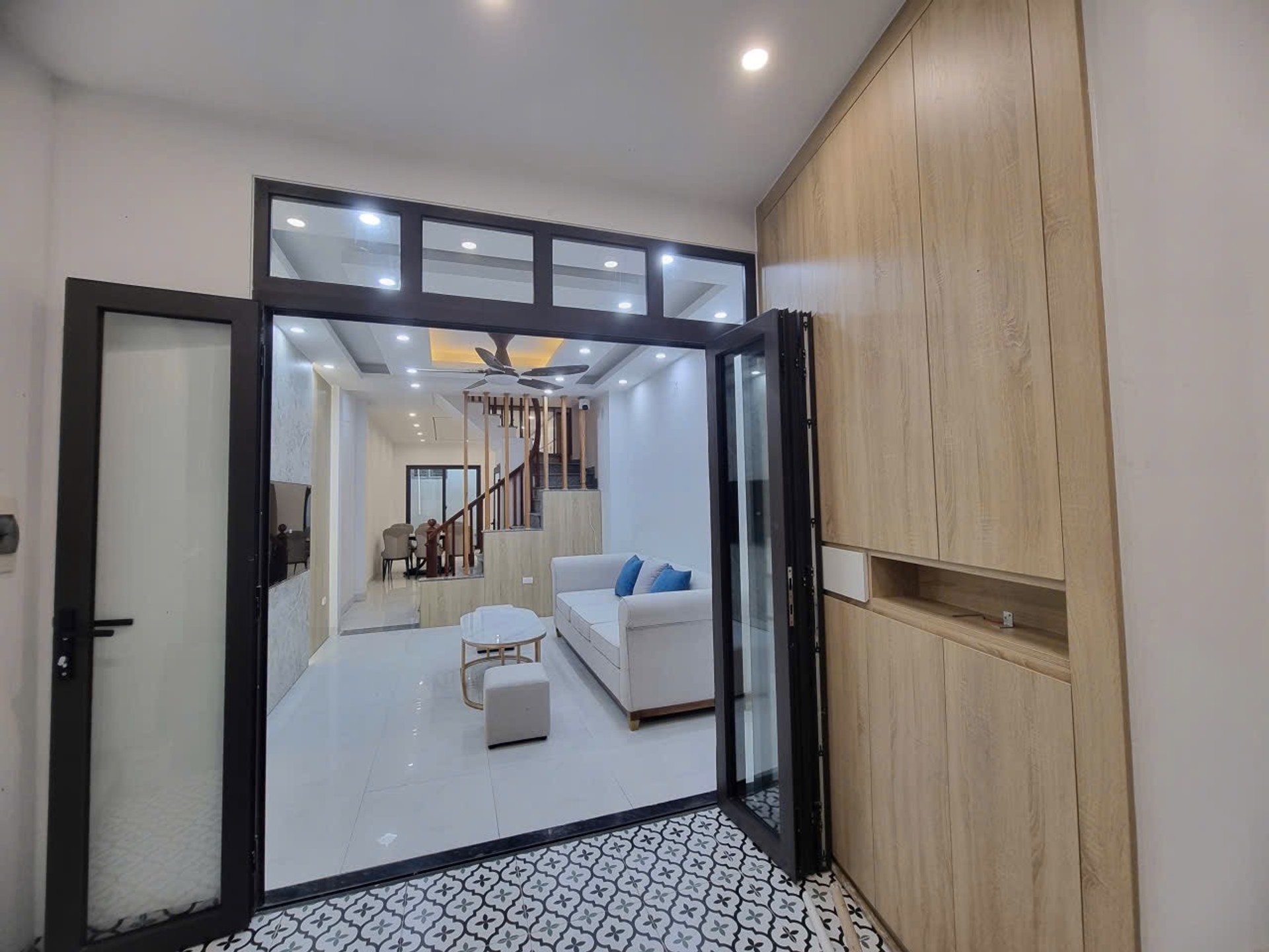 Bán nhà riêng 3 tầng tại khu dân cư quận, diện tích sử dụng 56 m2, pháp lý rõ ràng