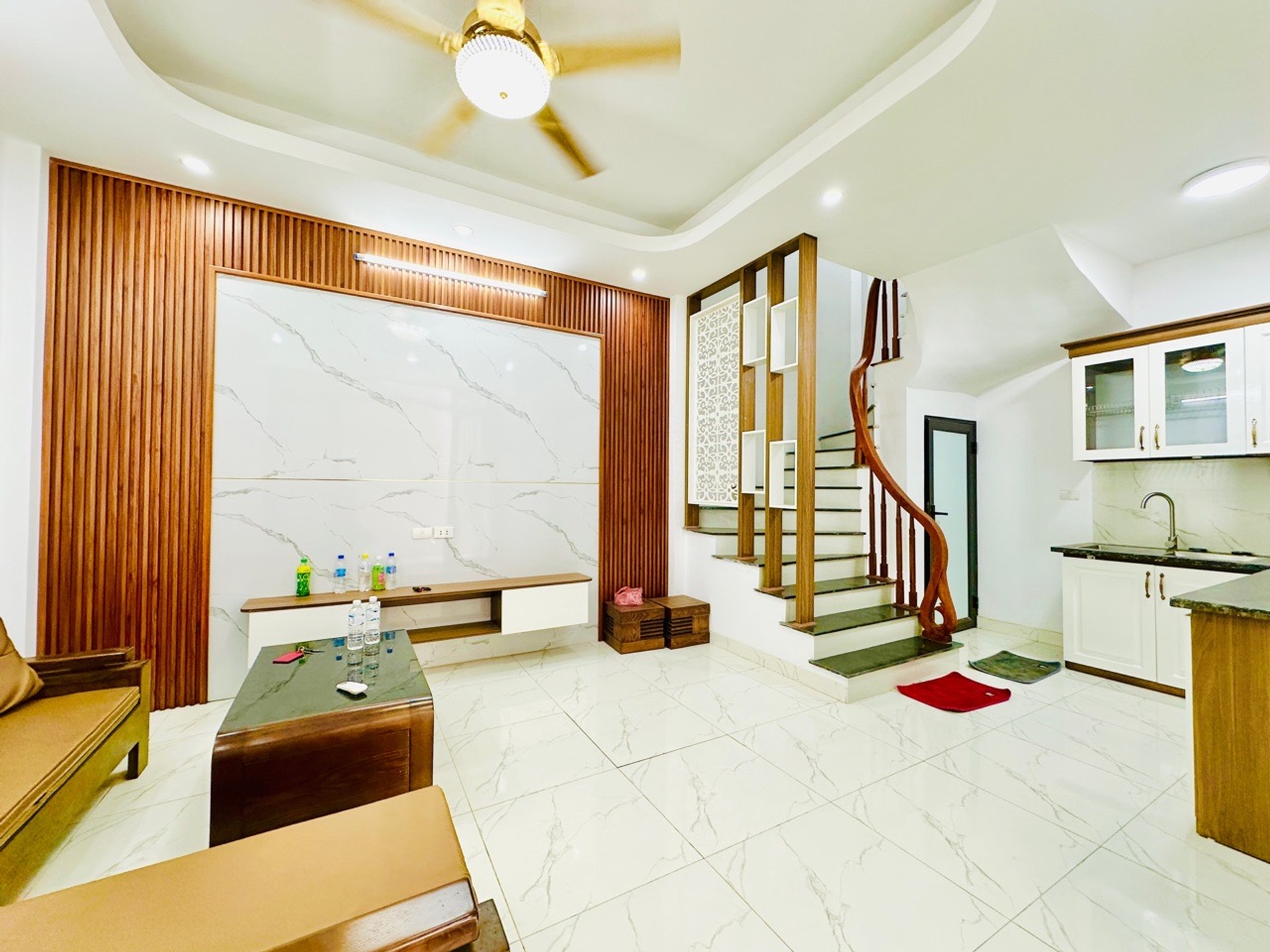 Nhà 5 tầng Nguyễn Văn Linh - Giá tốt, ở ngay, đầu tư ngon, ở sướng!!!