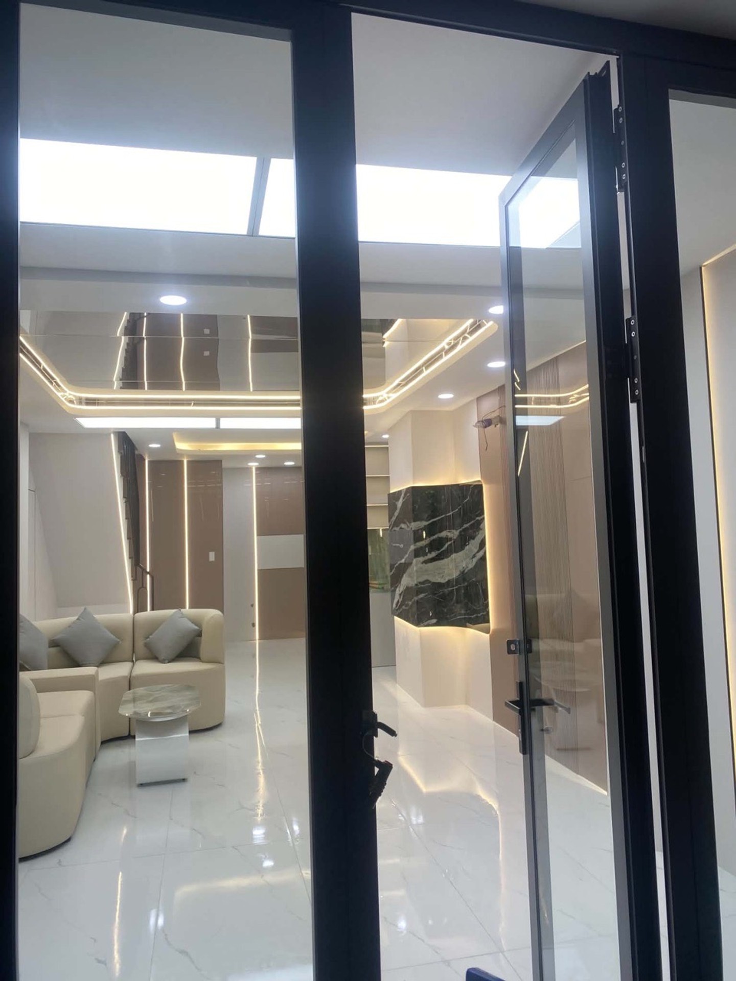 Nhà 4 tầng mới tại Quận 8, giá 5.98 tỷ, nội thất cao cấp