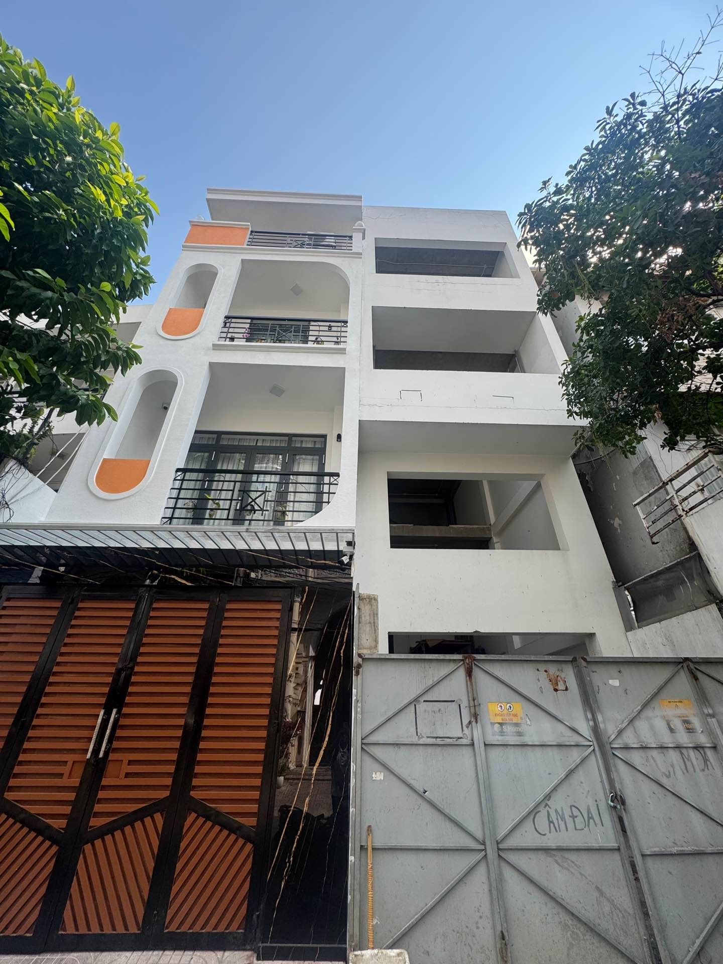Nhà 4 tầng mặt tiền 4m tại phường 25 Bình Thạnh, diện tích 64m², giá 18.6 tỷ