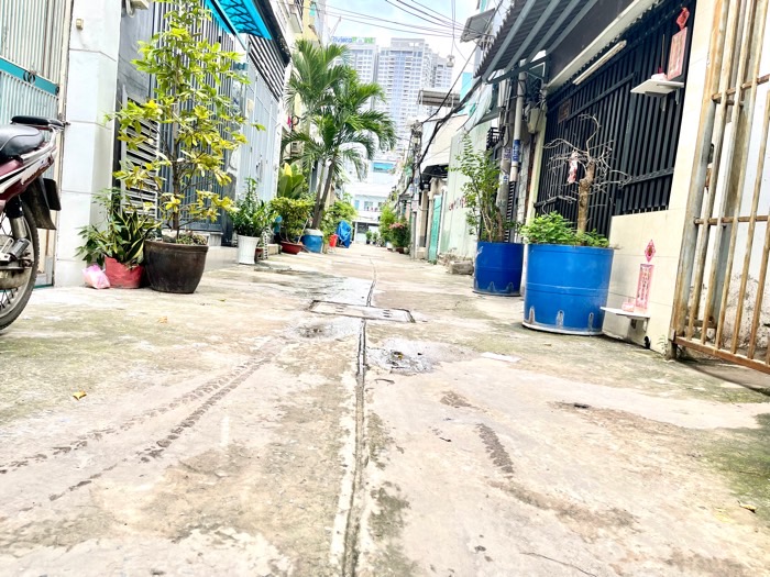 Nhà 64m2 4PN 2 mặt tiền gần Lâm Văn Bền, Quận 7