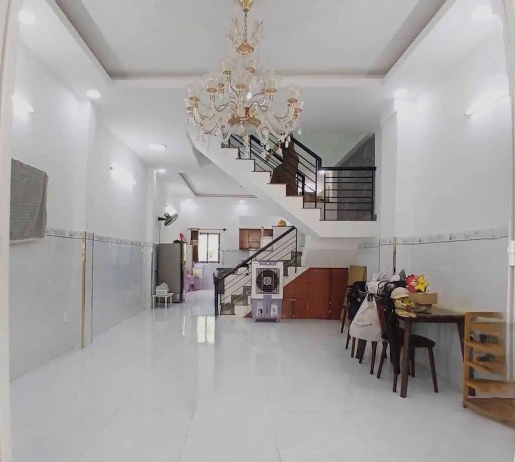 Nhà mới xây gần BX Miền Tây, DT (63m2),hẻm xetải tránh,vào ở ngay,chỉ 5.3 tỷ (Kk2809).